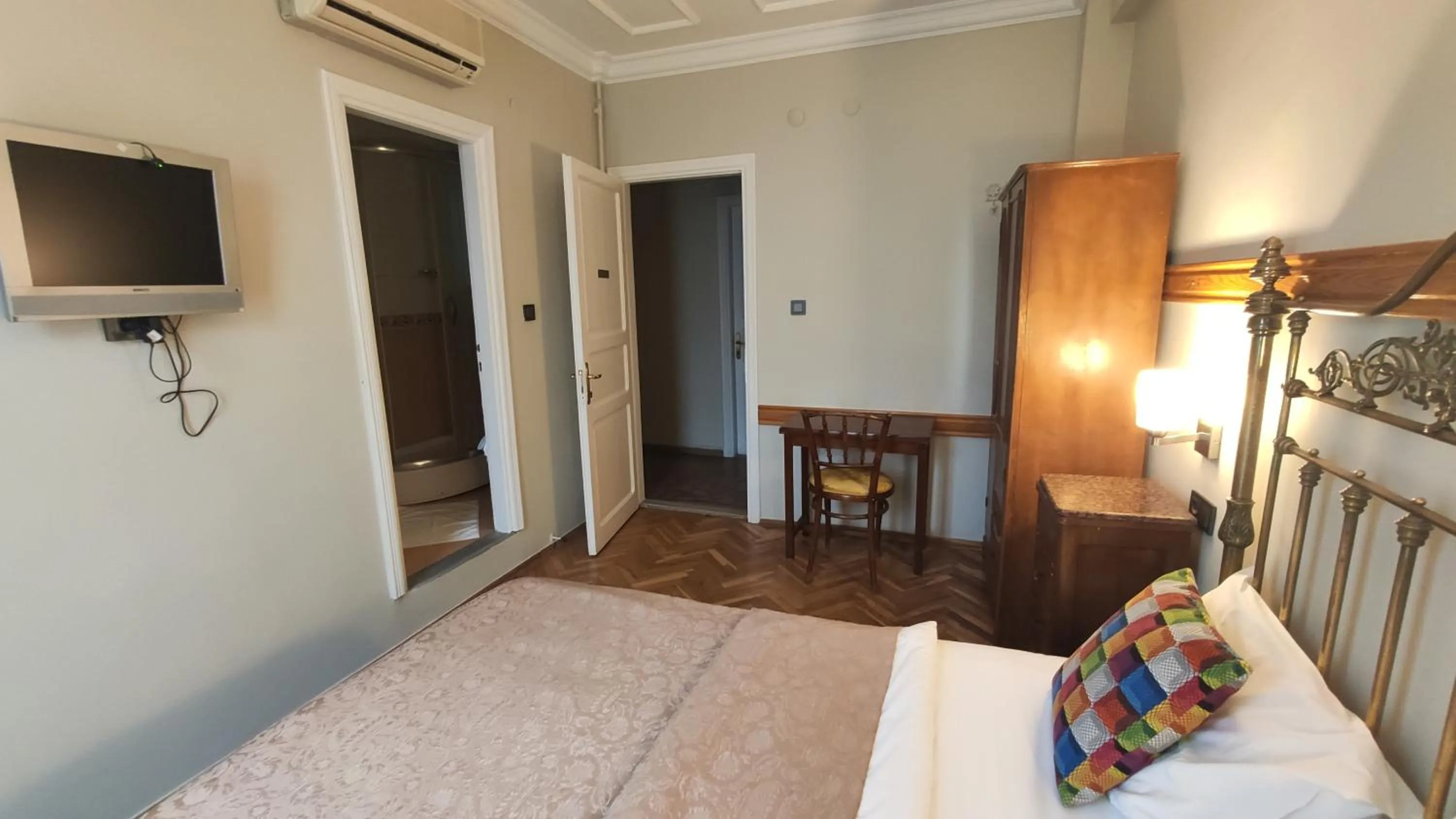 Bed in Turkoman Hotel