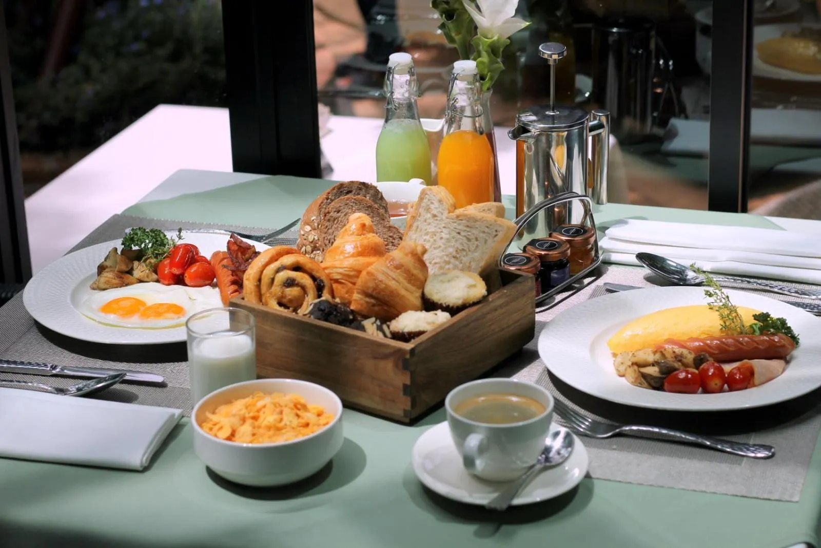 Food and drinks in Parc Borough City Resort