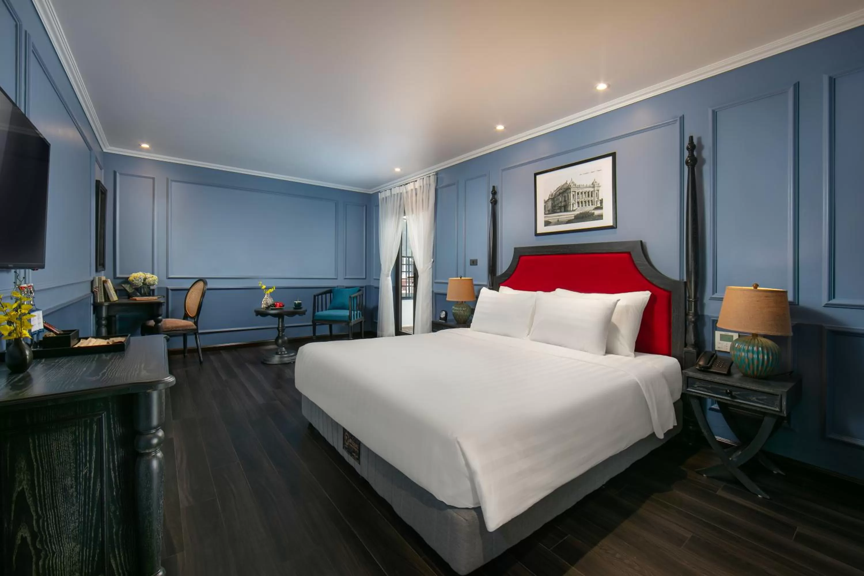 Photo of the whole room, Bed in The Secret HaLong