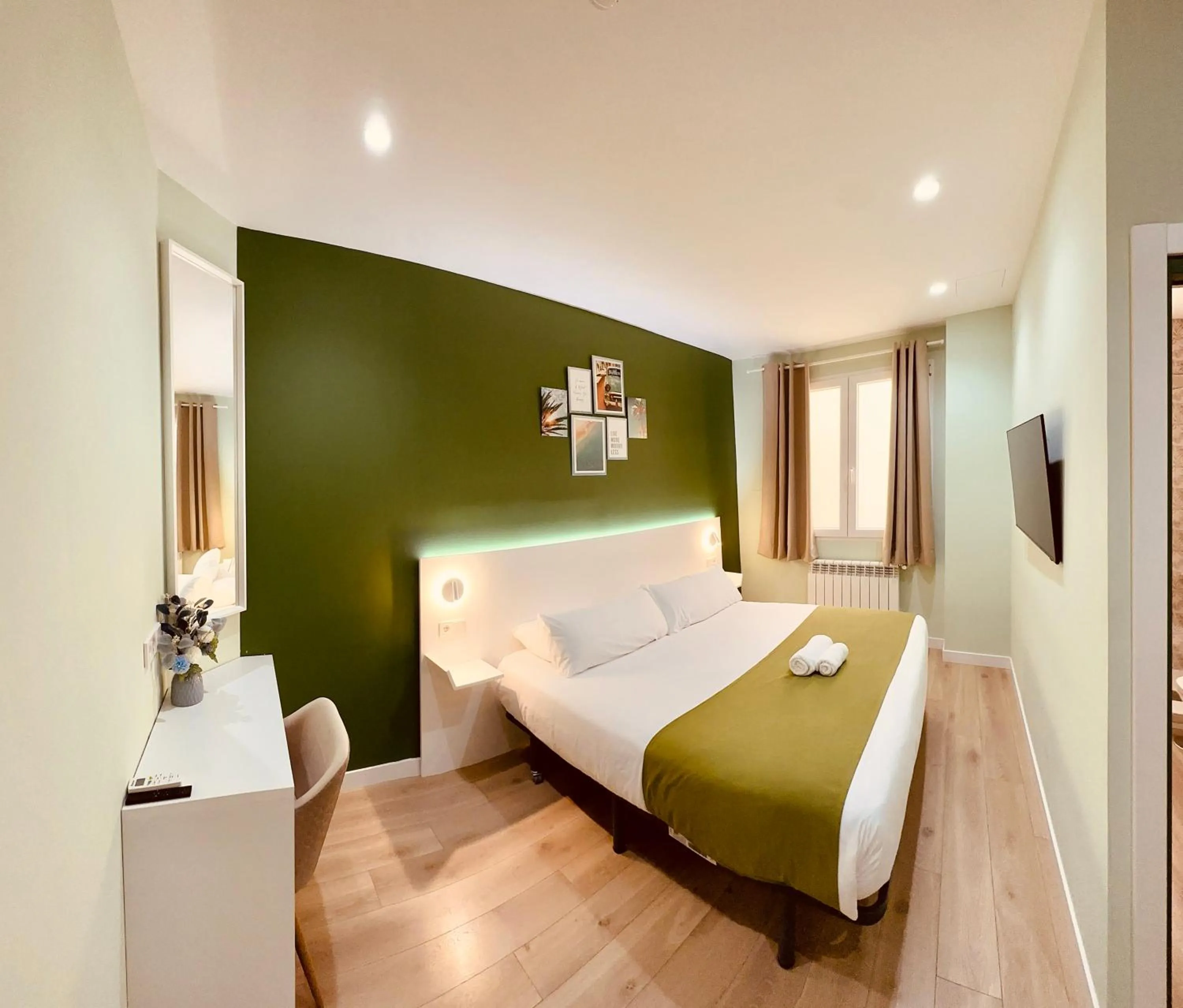 Bed in Hostal Abadia Madrid