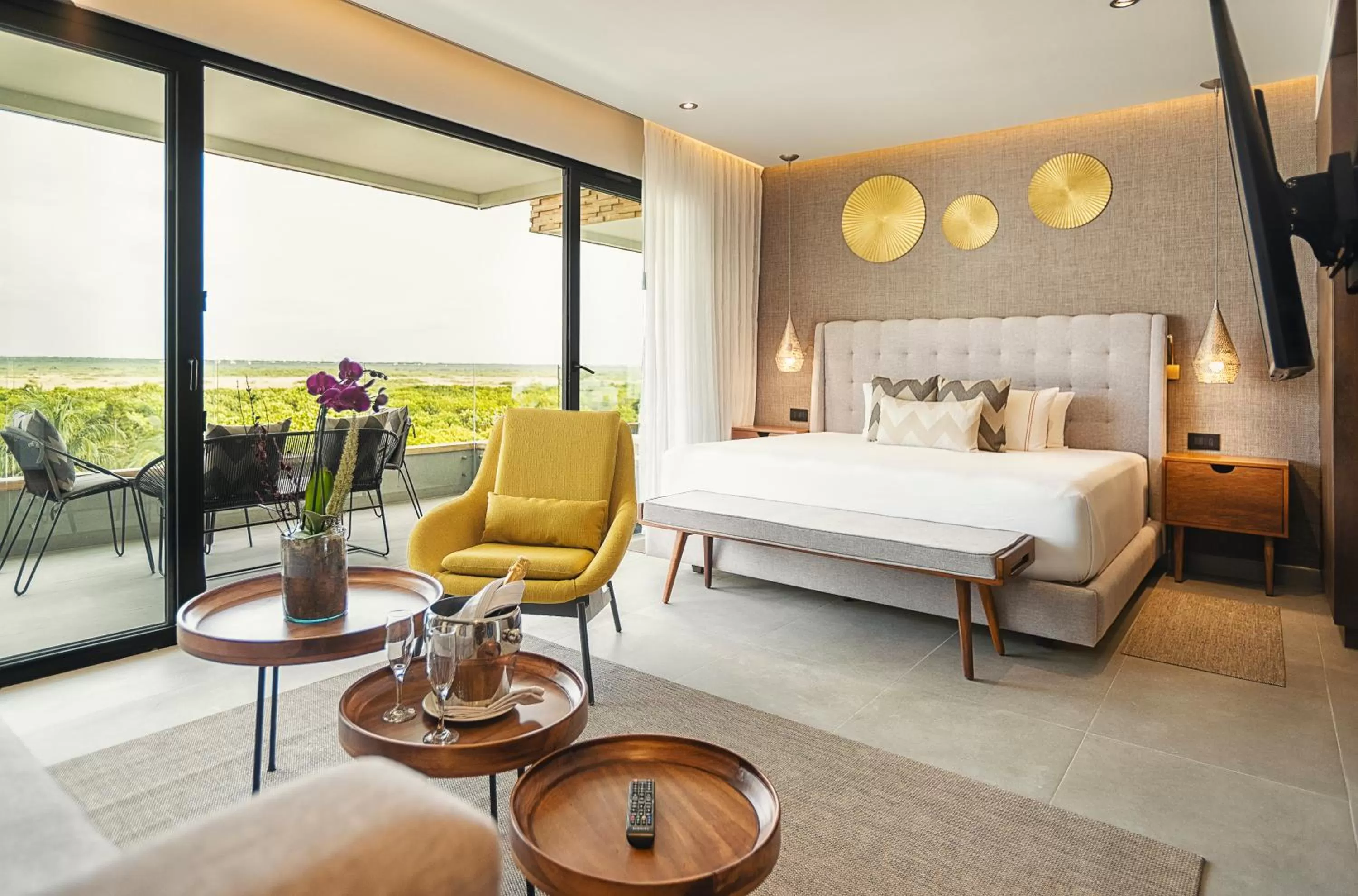 Bedroom, Bed in The Fives Oceanfront