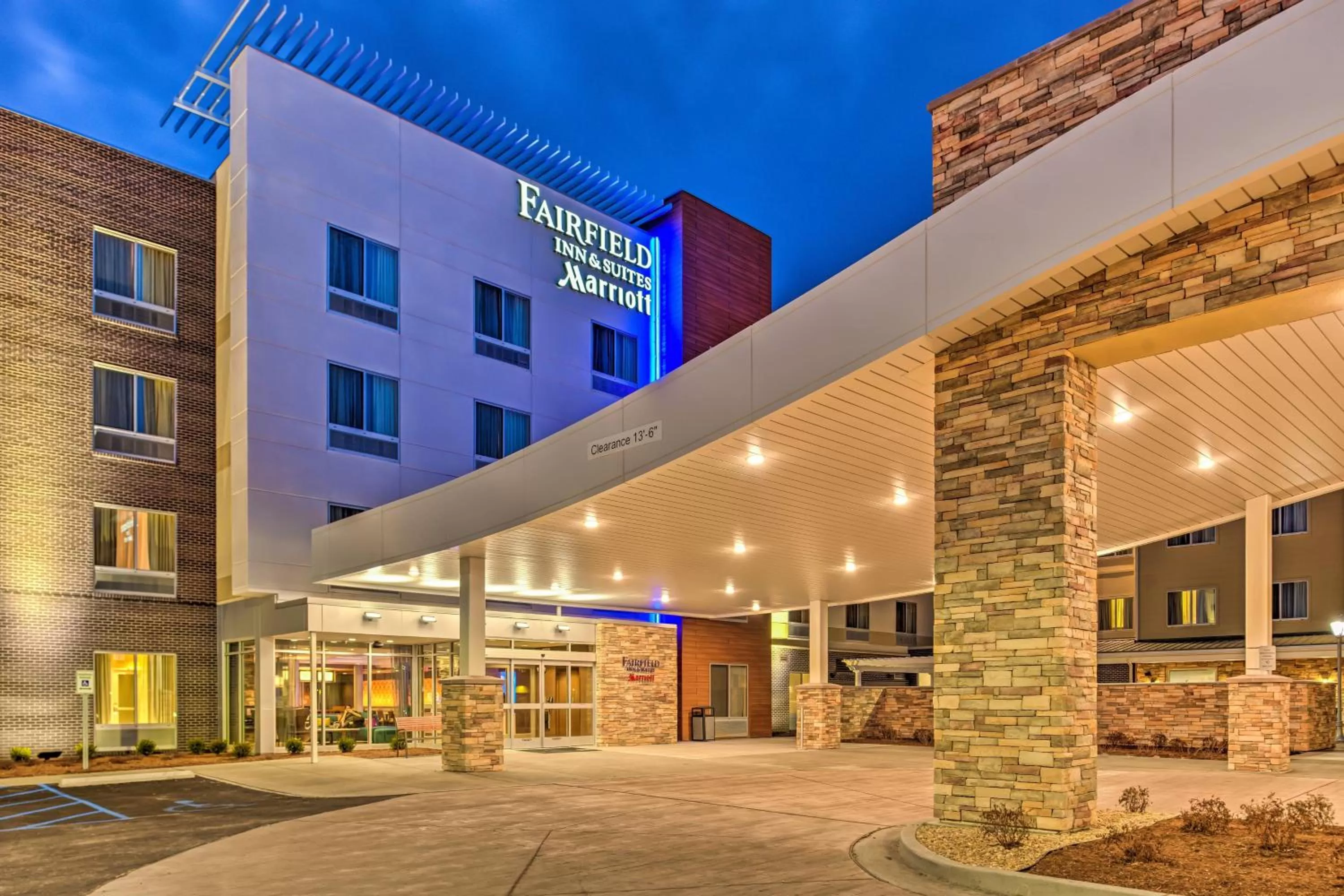 Property building in Fairfield Inn & Suites by Marriott St. Louis Westport