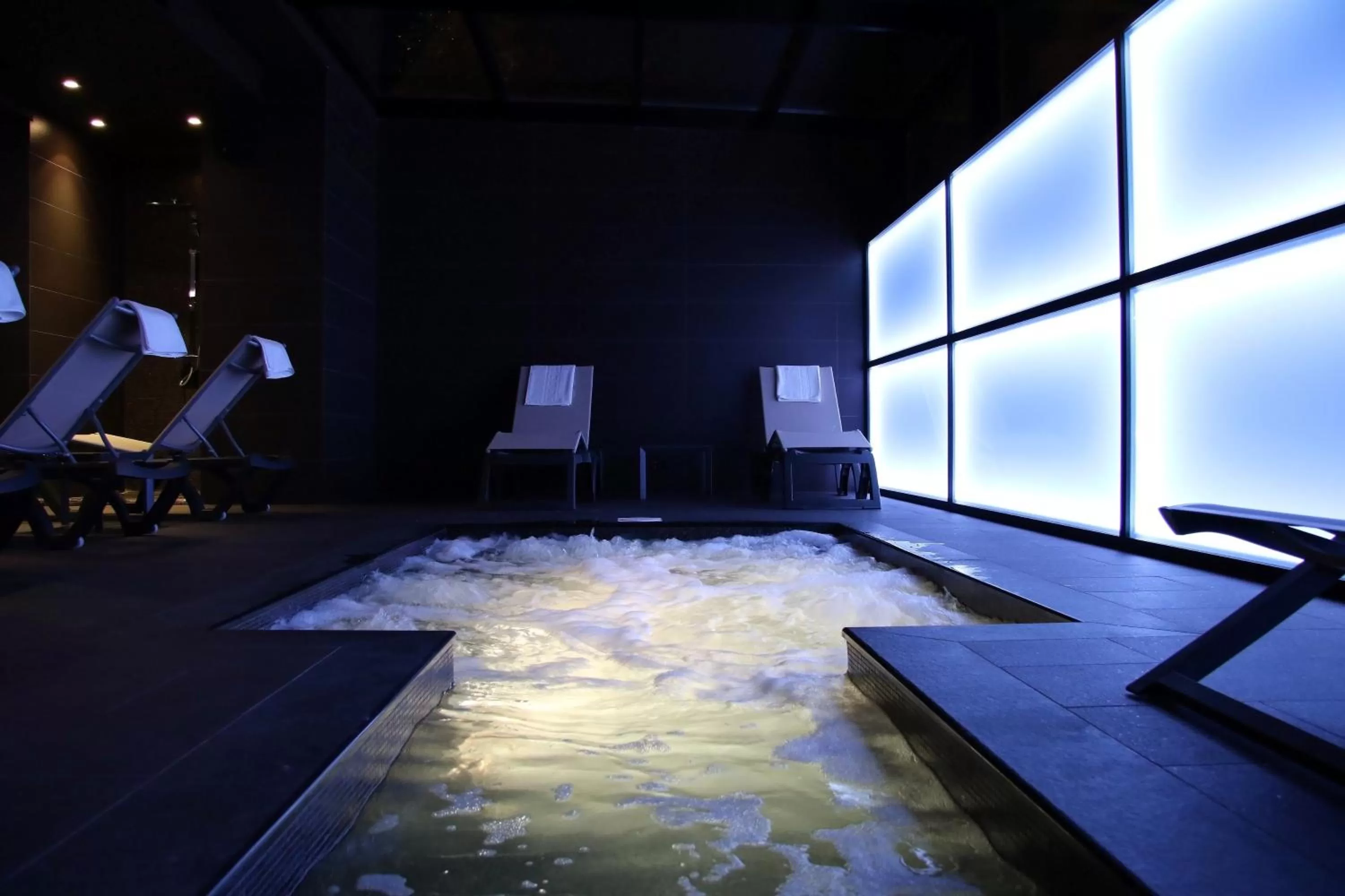 Hot Tub in Privilege Hotel & Spa