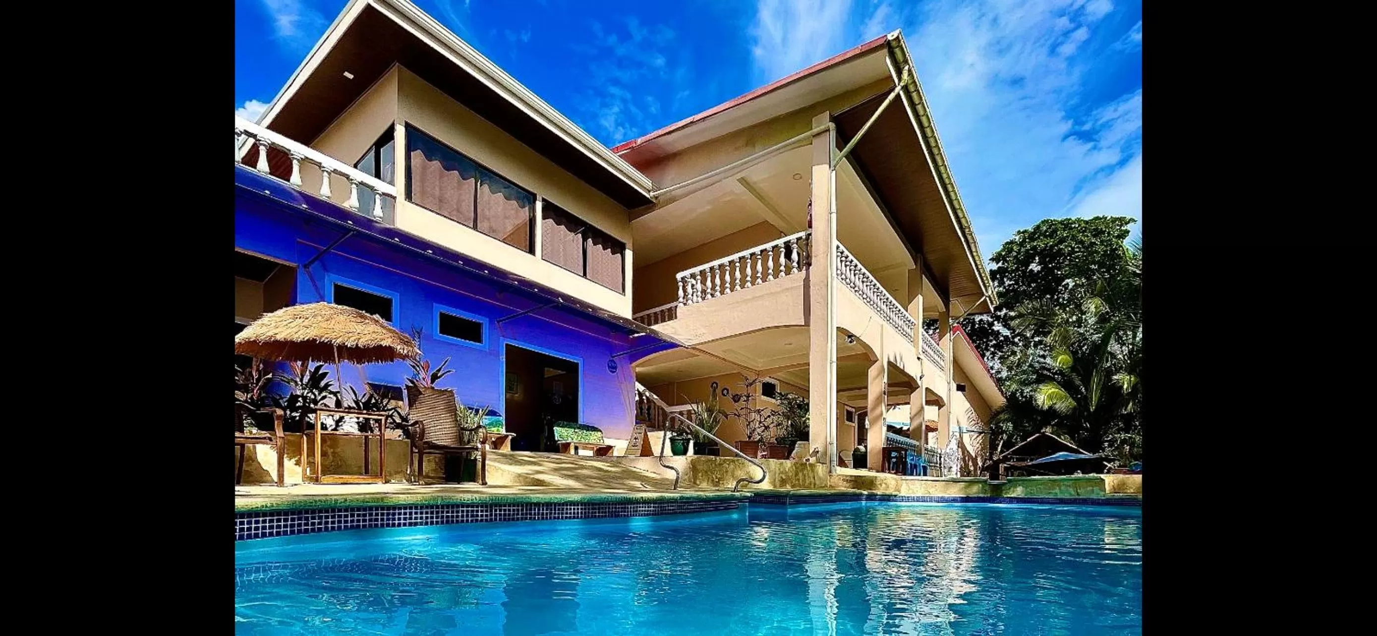 Property Building in Hotel Beachfront Vista Hermosa