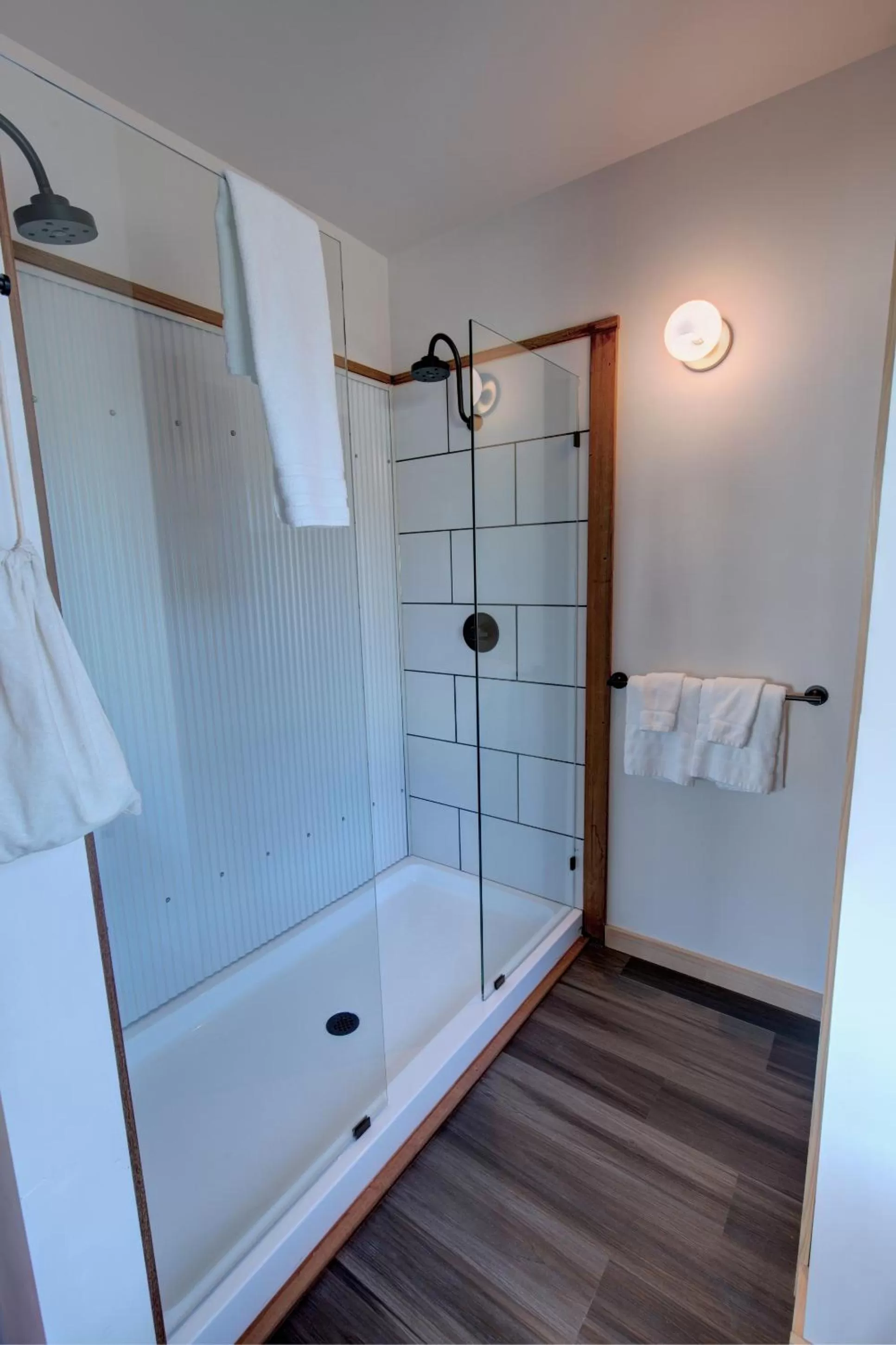 Shower in Bowline Hotel