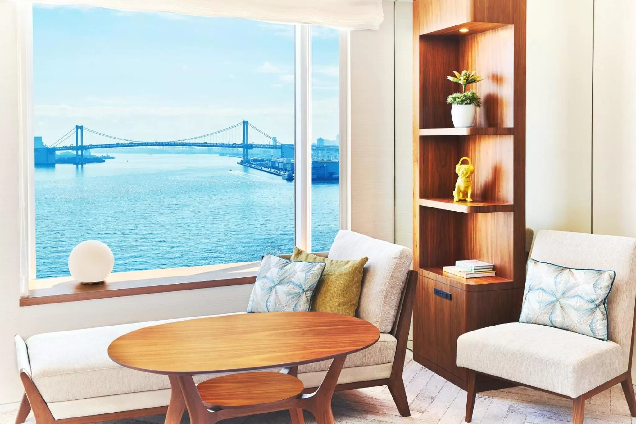 Photo of the whole room in InterContinental Tokyo Bay by IHG