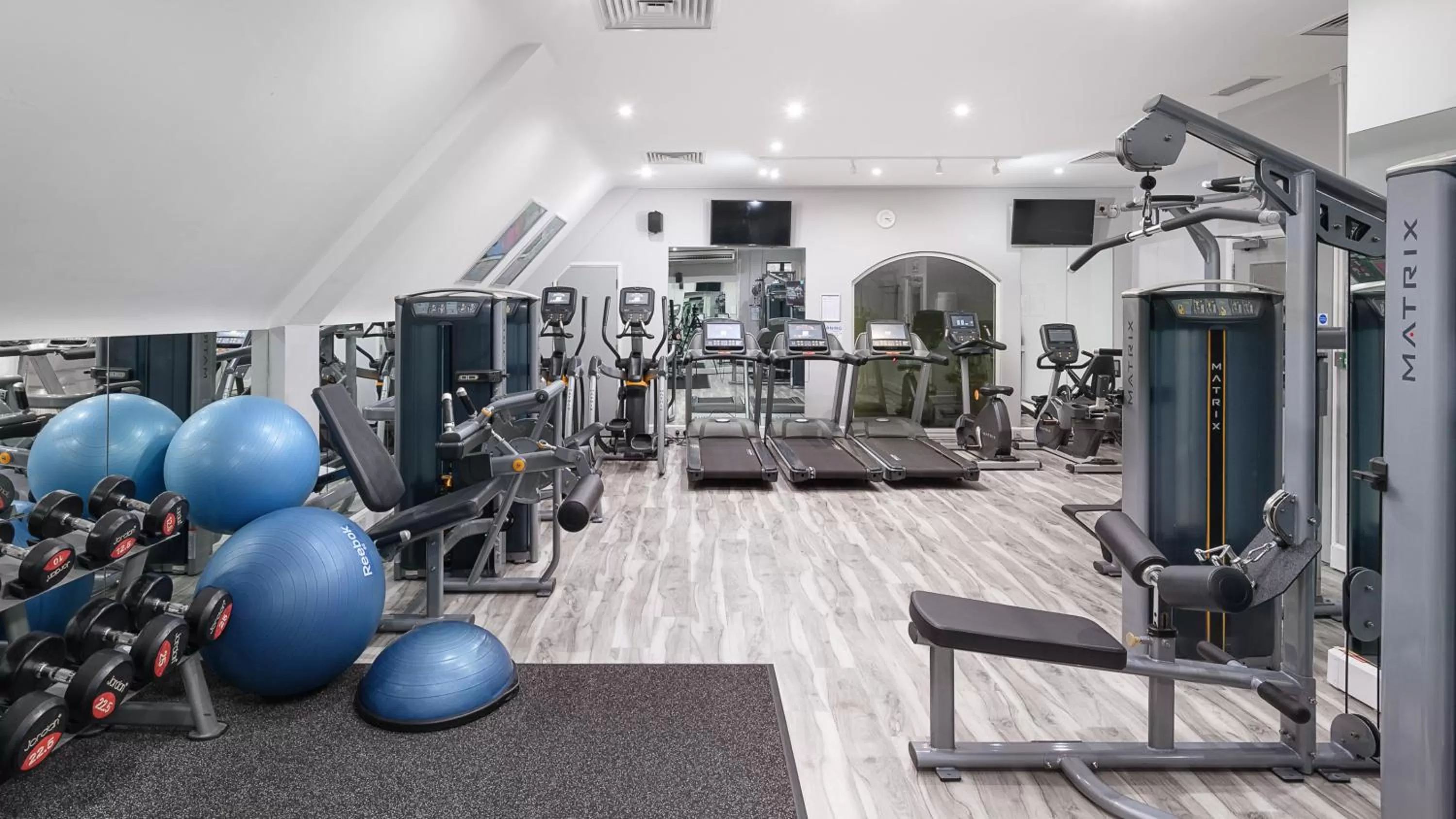 Fitness centre/facilities in voco Oxford Spires by IHG
