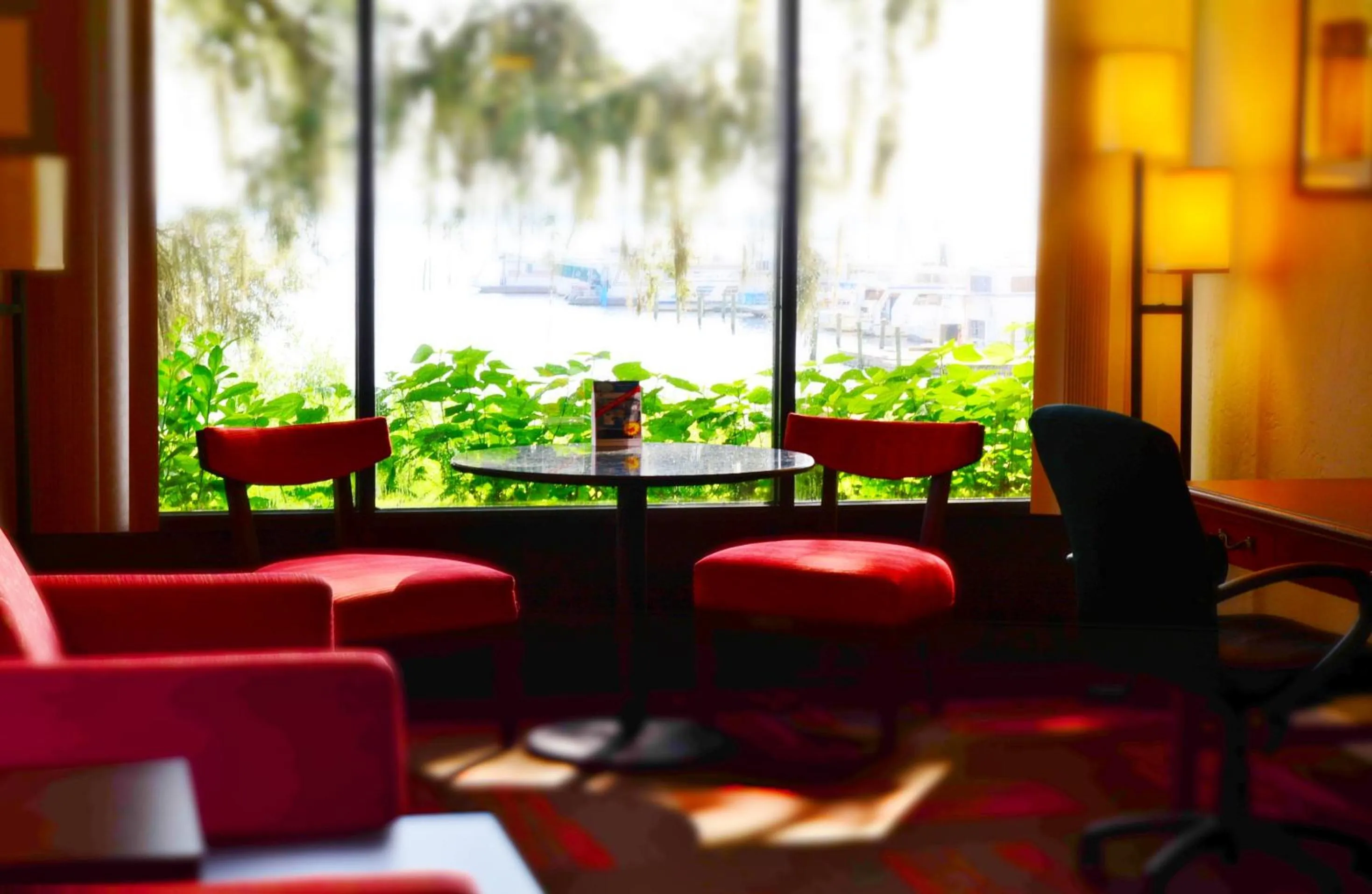 Restaurant/places to eat in Crystal Cove Riverfront Resort