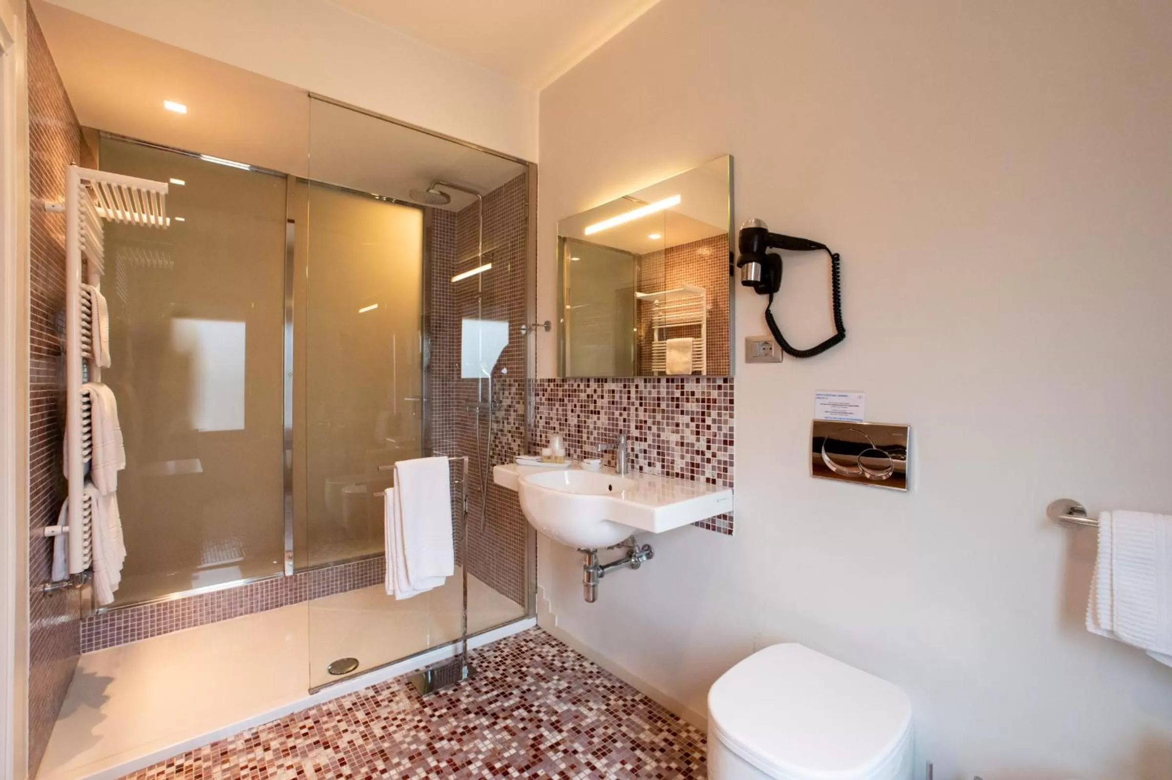 Bathroom in Hotel Annunziata