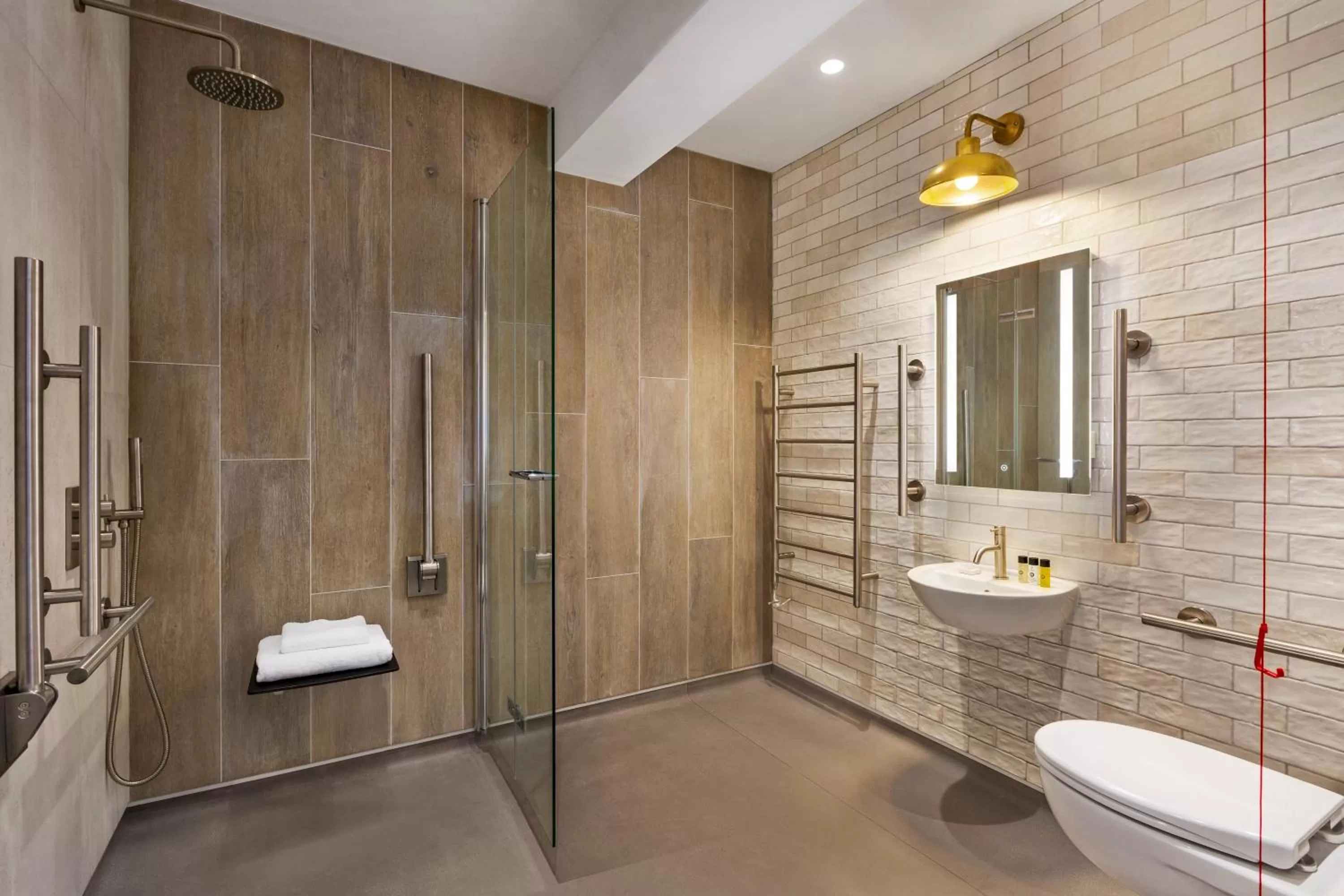 Double or Twin Room - Disability Access in Trenython Manor Resort