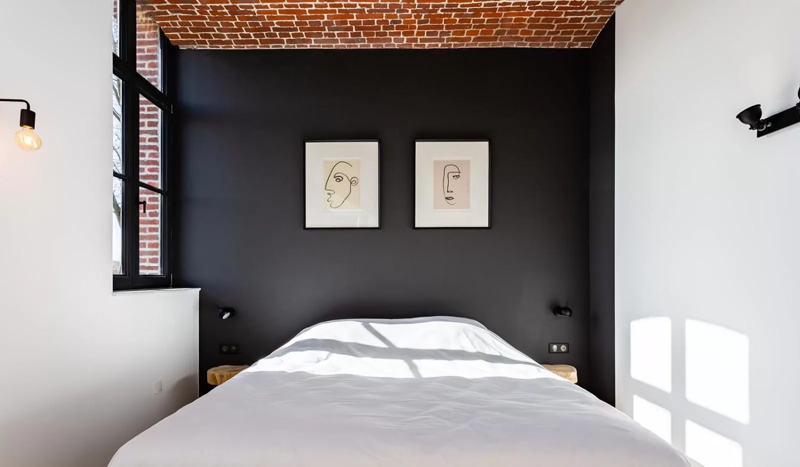 Bed in HARAS DE BARRY