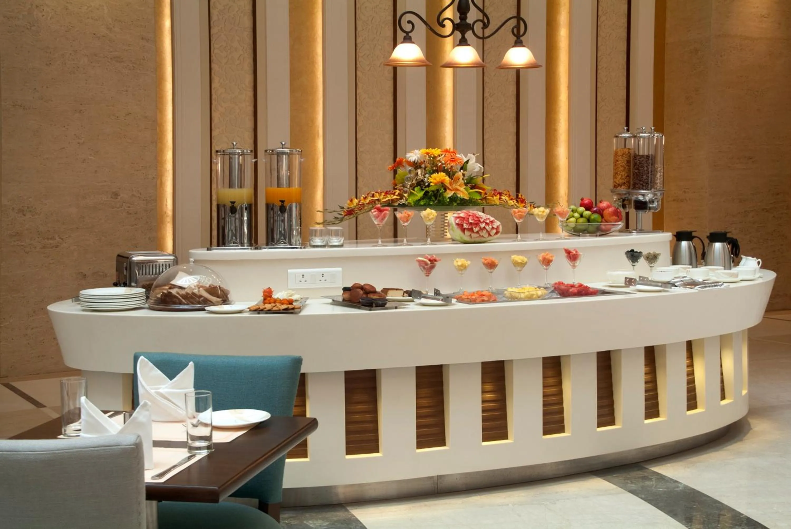 Restaurant/places to eat in Savoy Suites Greater Noida