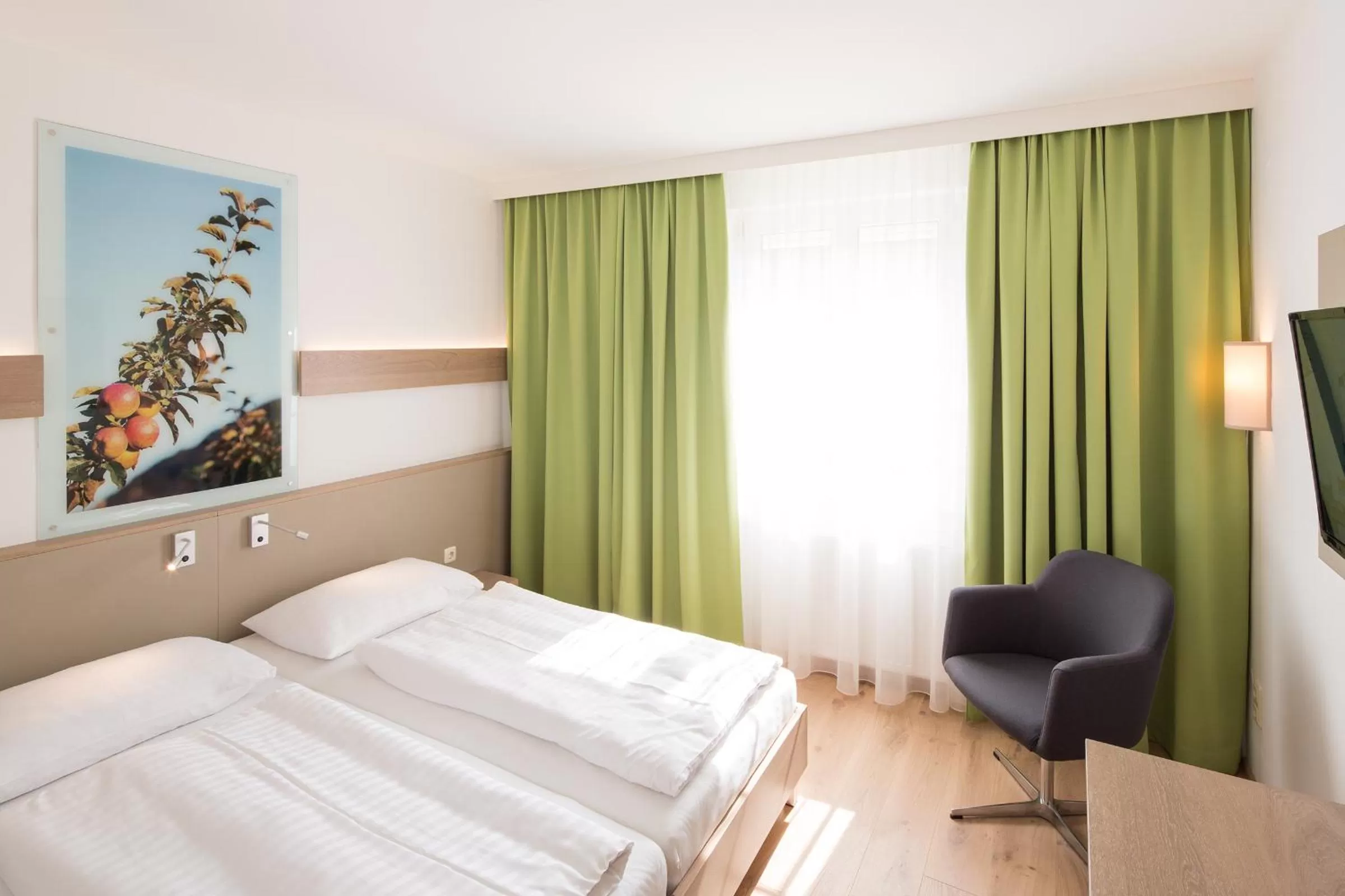 Bedroom, Bed in Hotel Stadt Melk