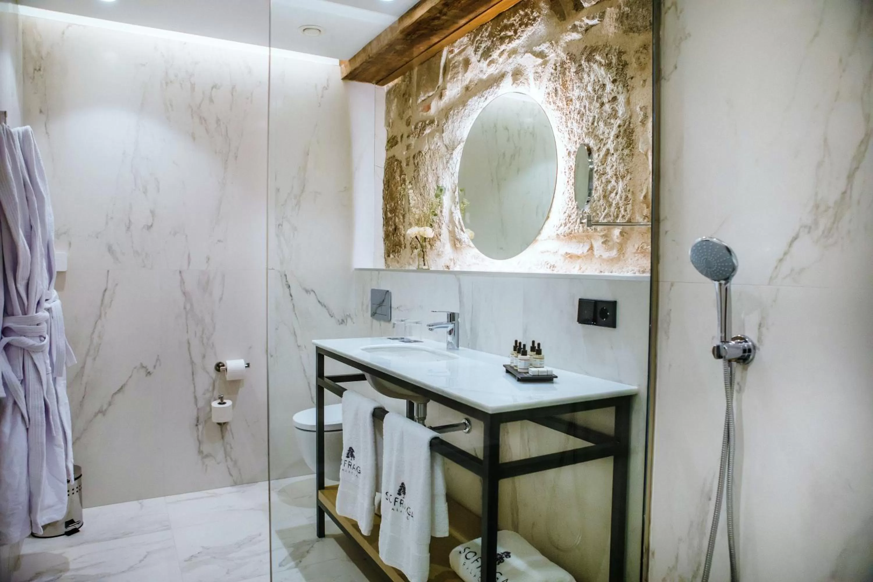 Bathroom in Sofraga Palacio