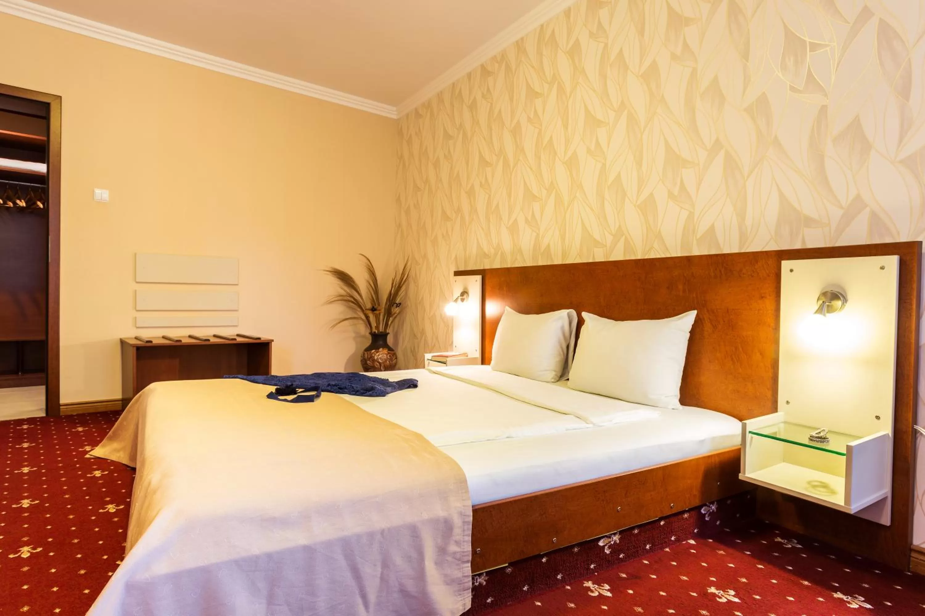 Bedroom, Bed in Hotel Villa Boyana - Free Parking