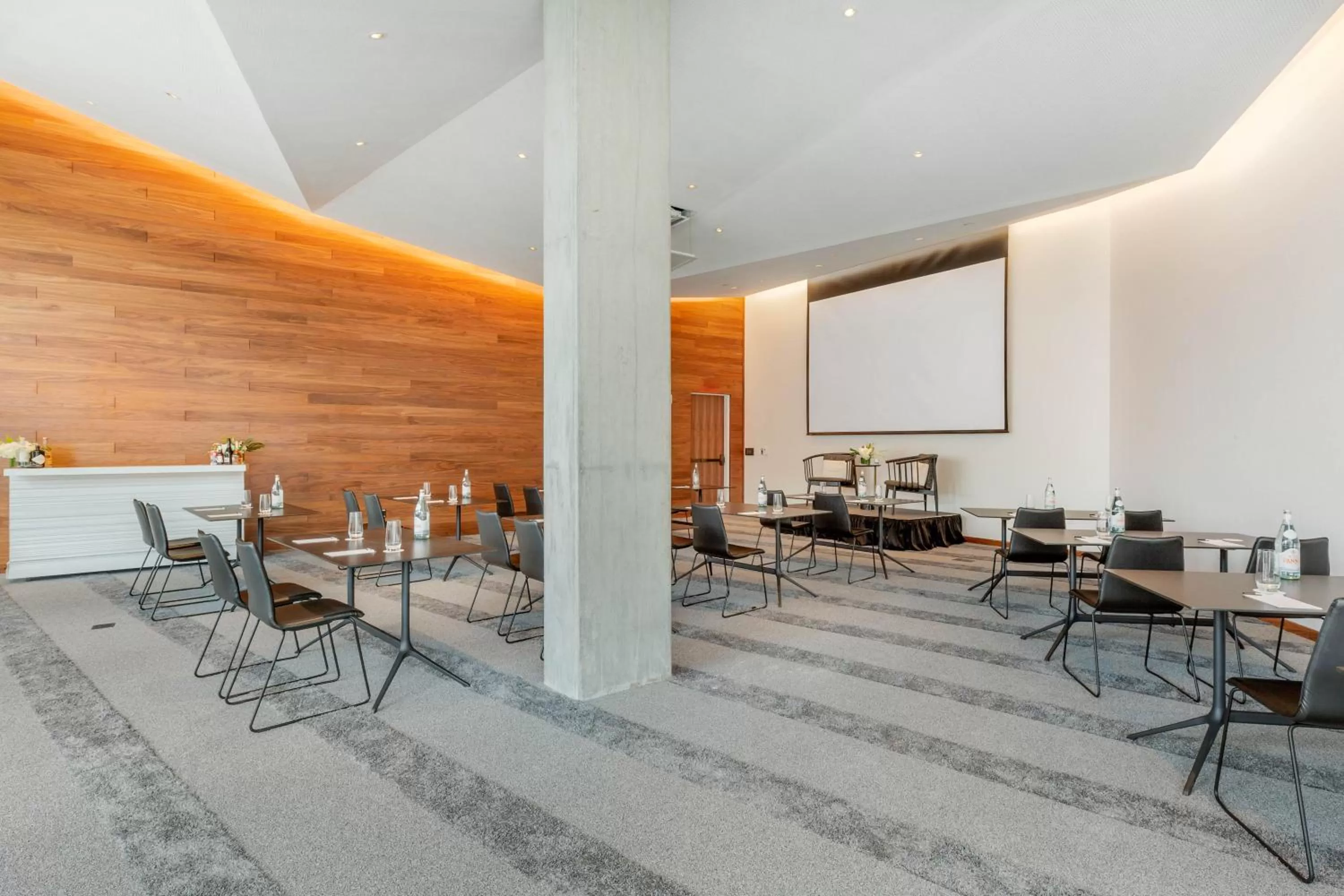 Business facilities in Cambria Hotel Boston Downtown - Seaport