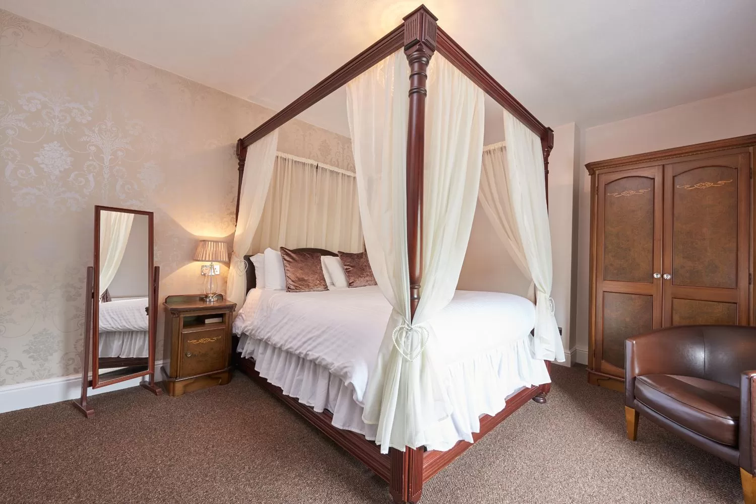 View (from property/room), Bed in The Imperial Crown Hotel