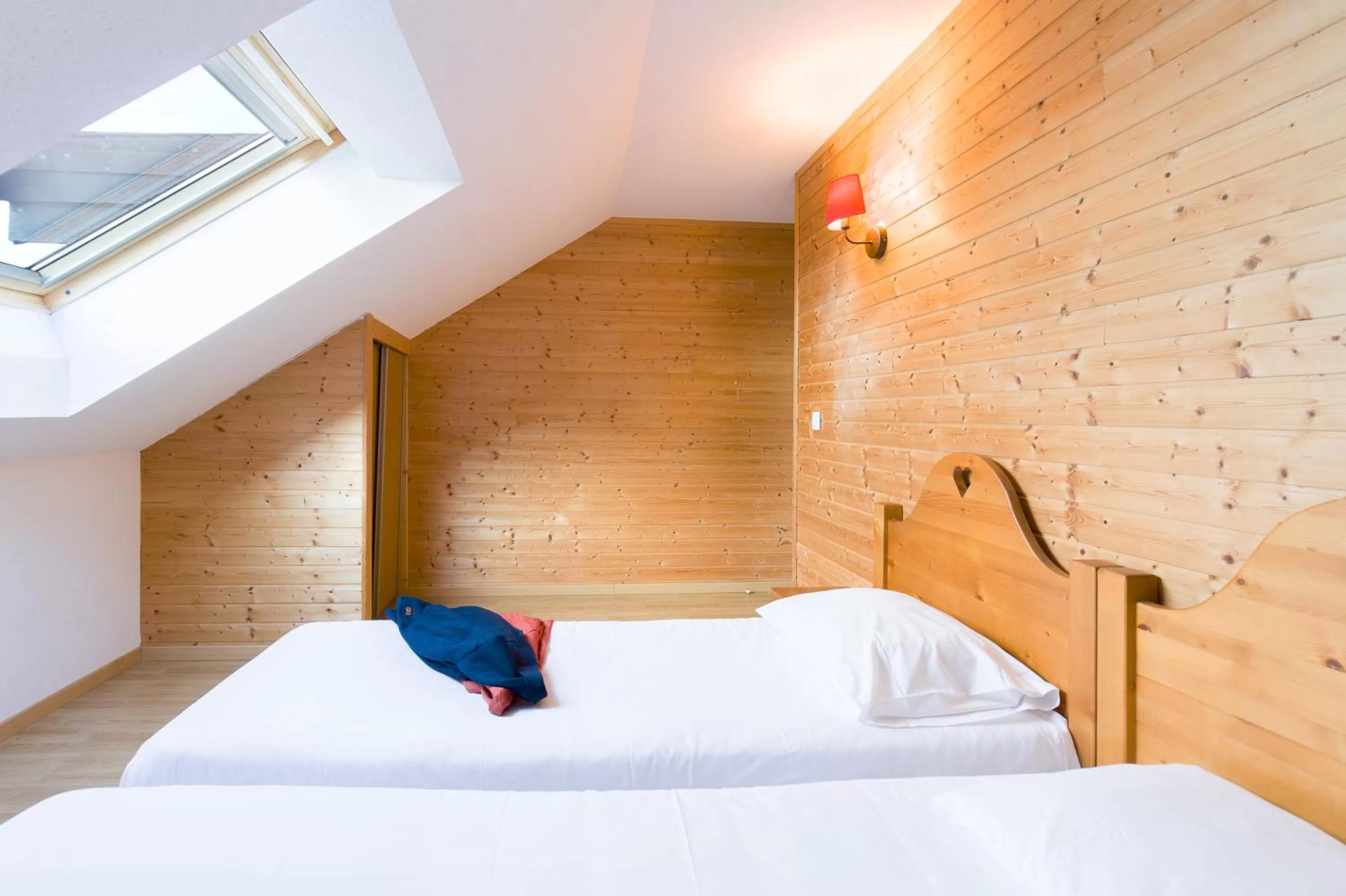 Bedroom, Bed in Garden & City Evian - Lugrin