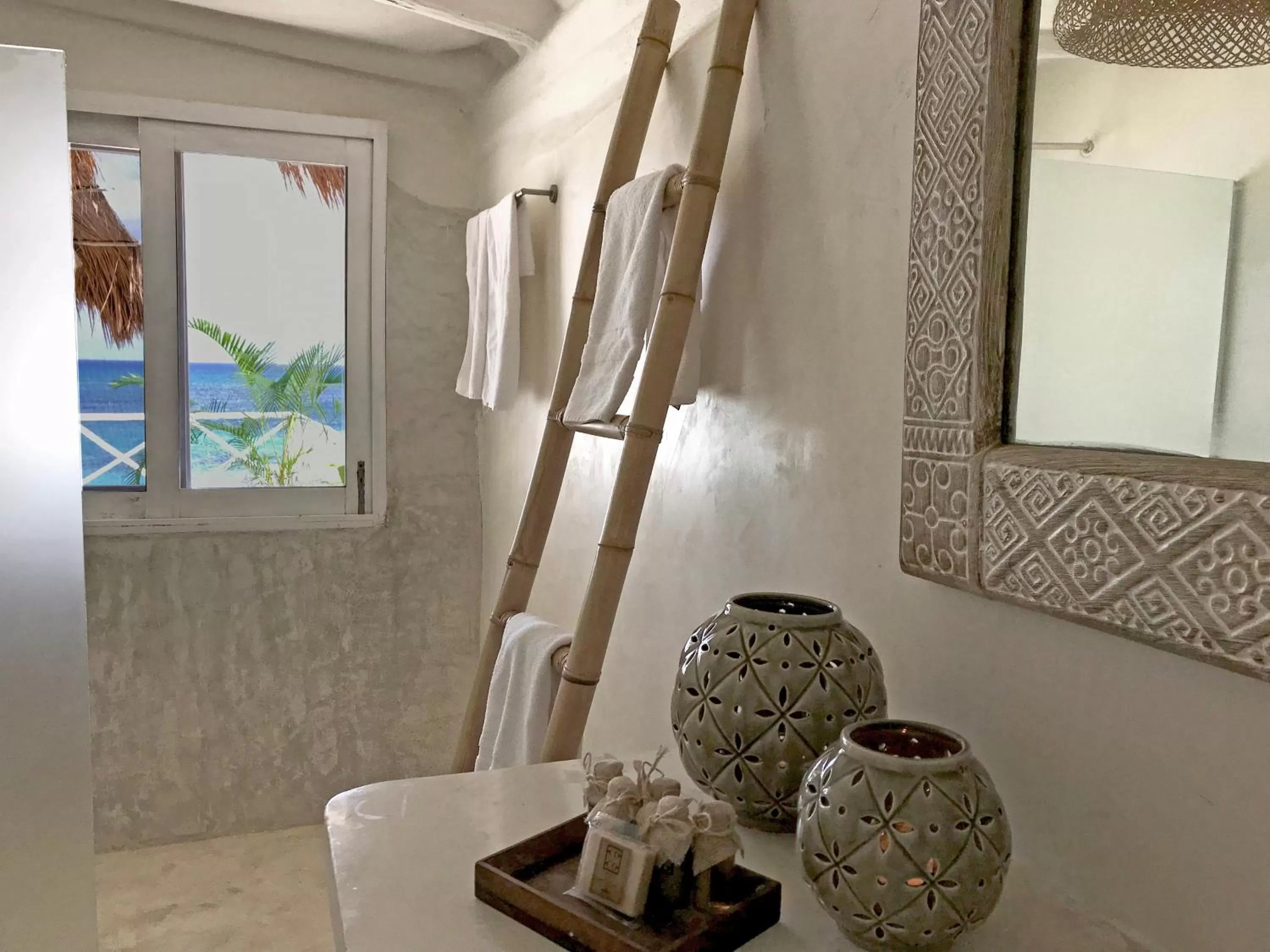 Shower in Coco Unlimited