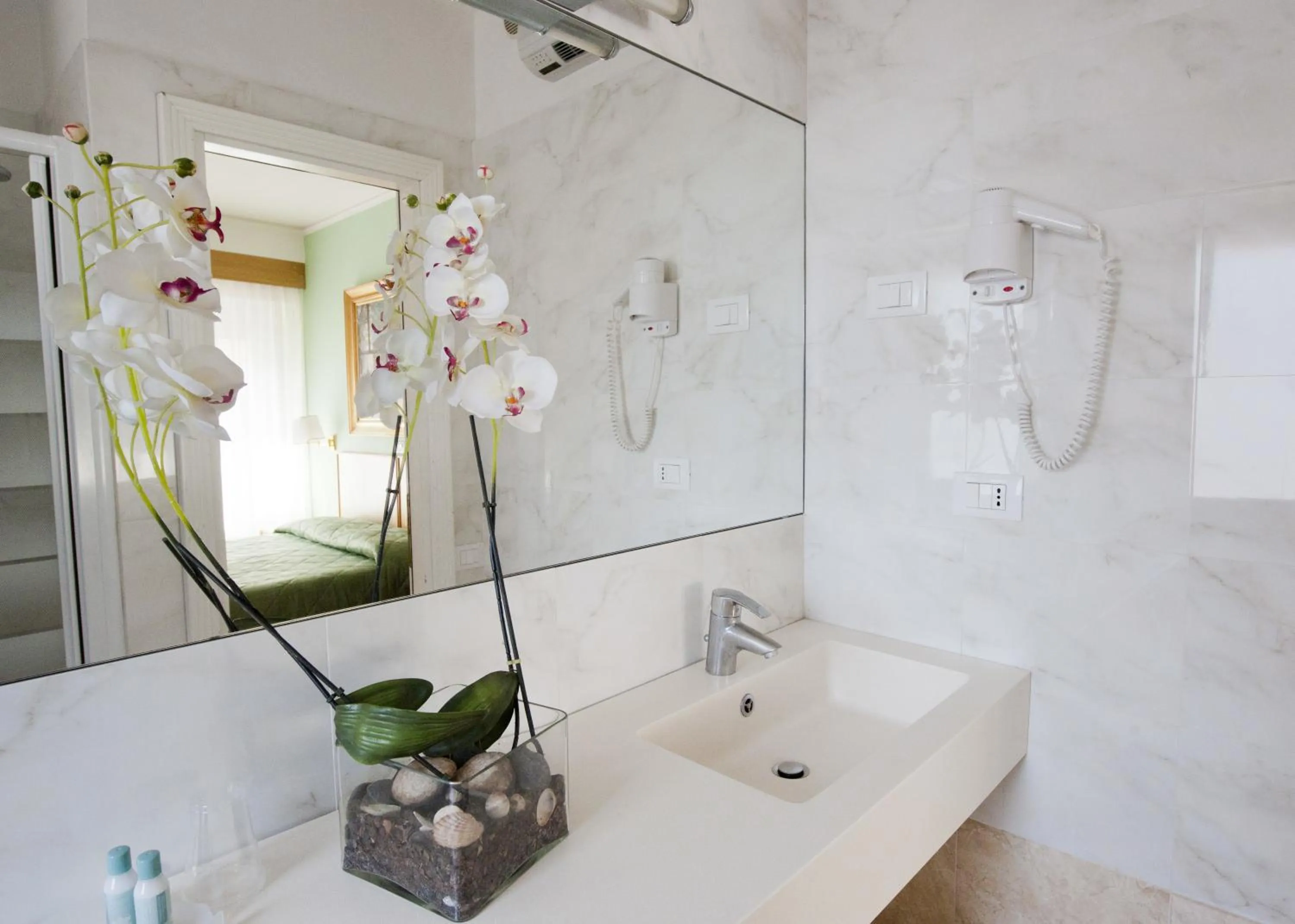 Bathroom in Hotel Touring