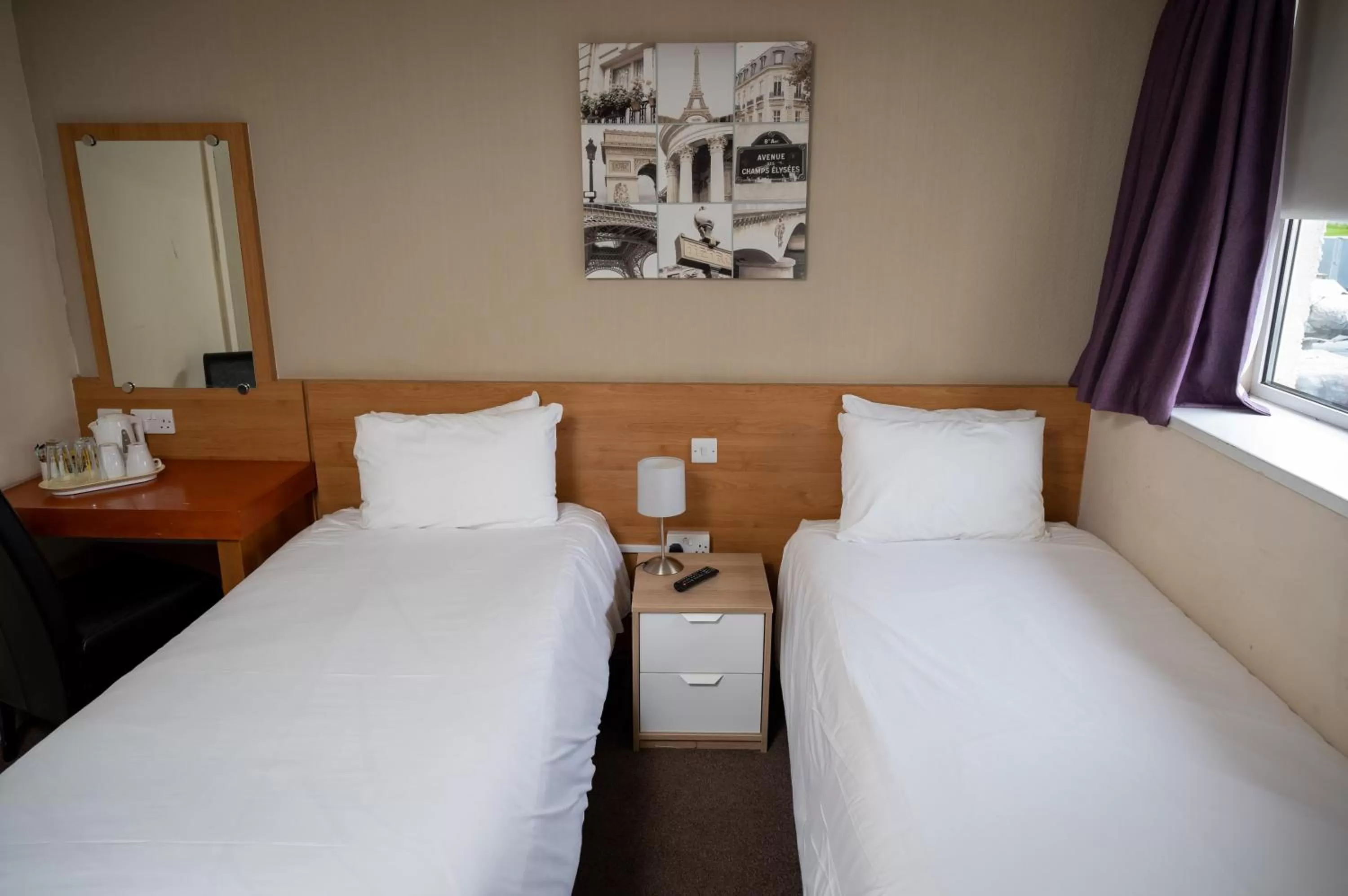 Bedroom, Bed in The Titan By Greene King Inns