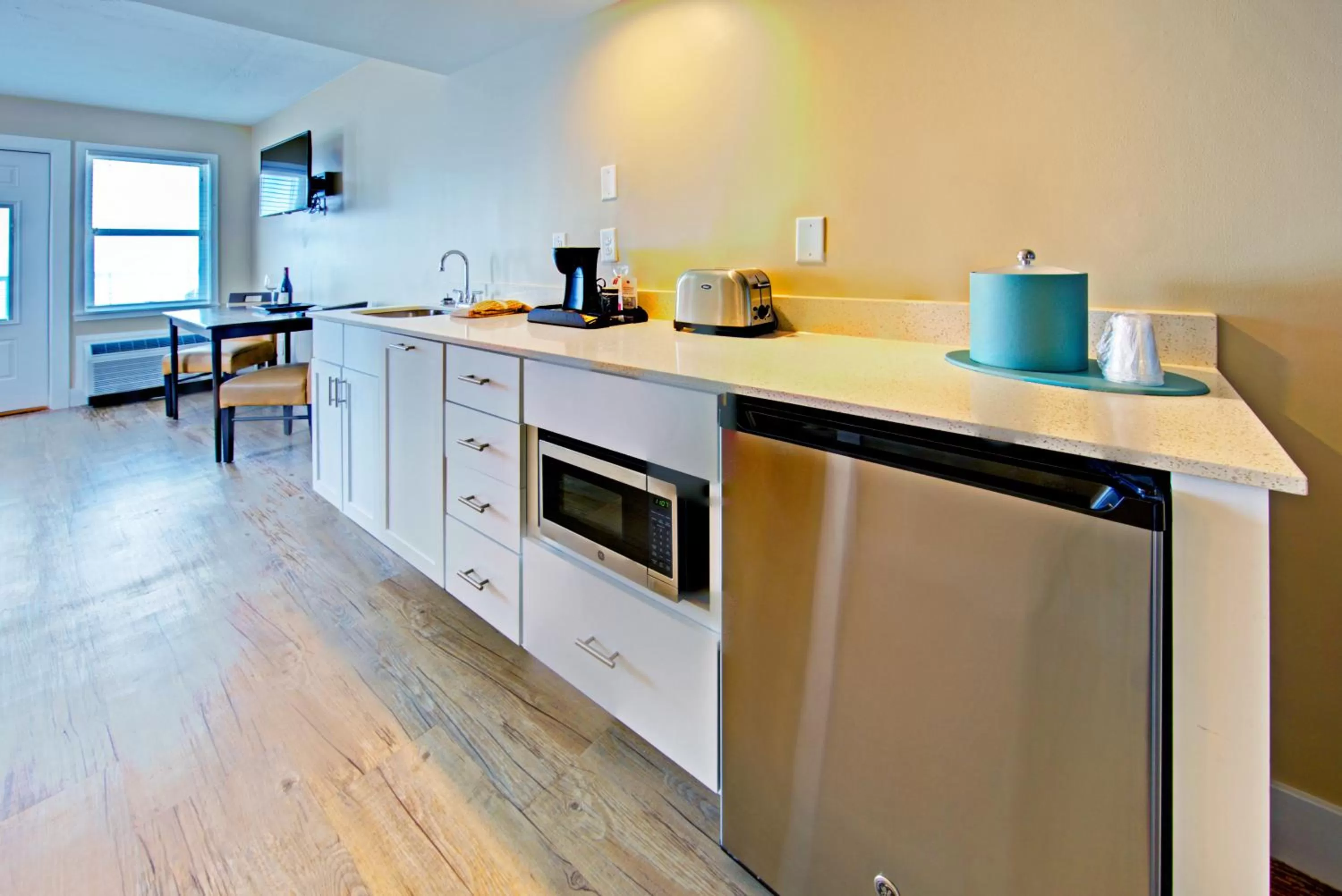 Kitchen or kitchenette in Commander Hotel & Suites