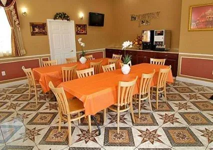 Restaurant/Places to Eat in Parkway Inn Philadelphia Airport