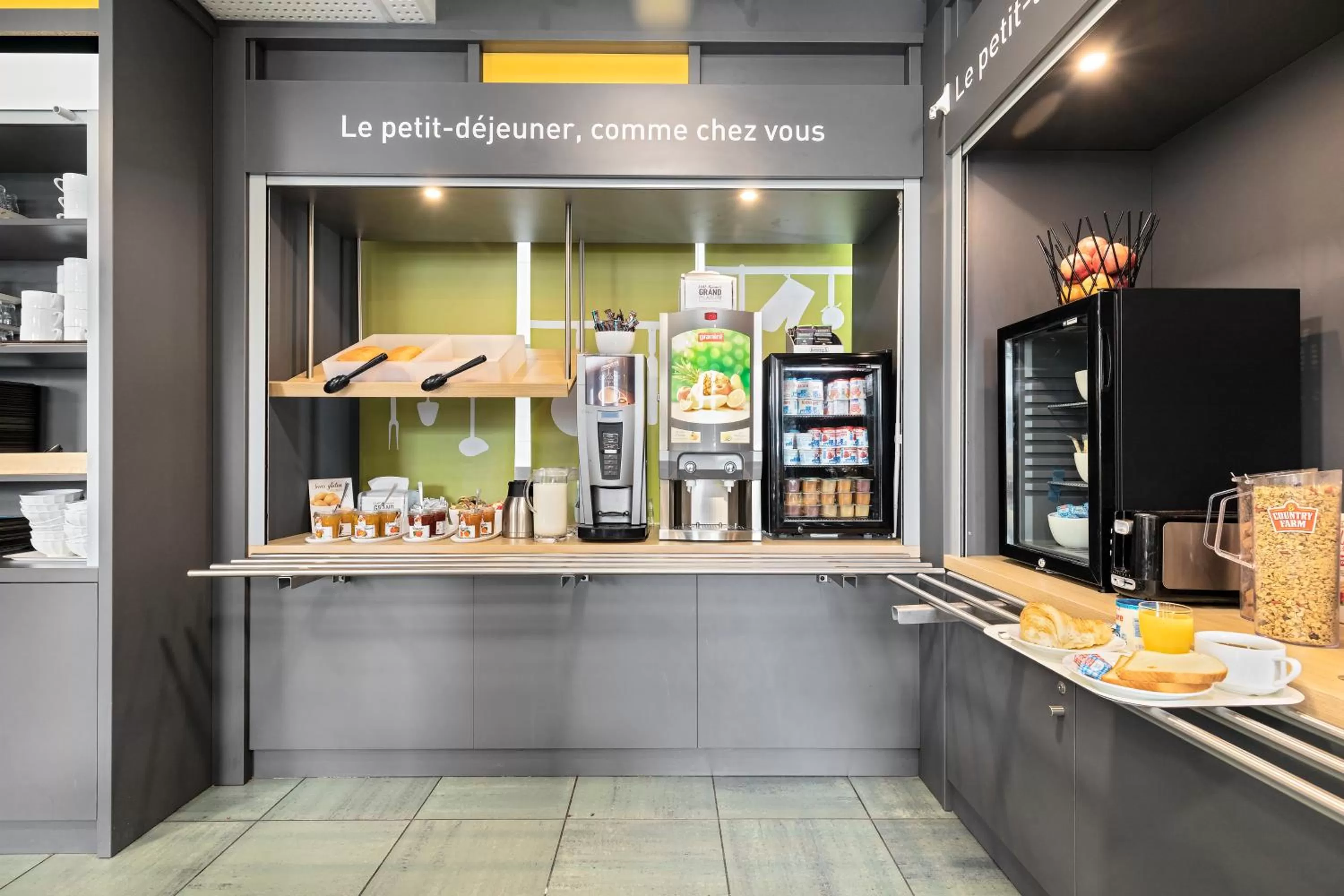 Buffet breakfast in B&B HOTEL Lyon Vénissieux