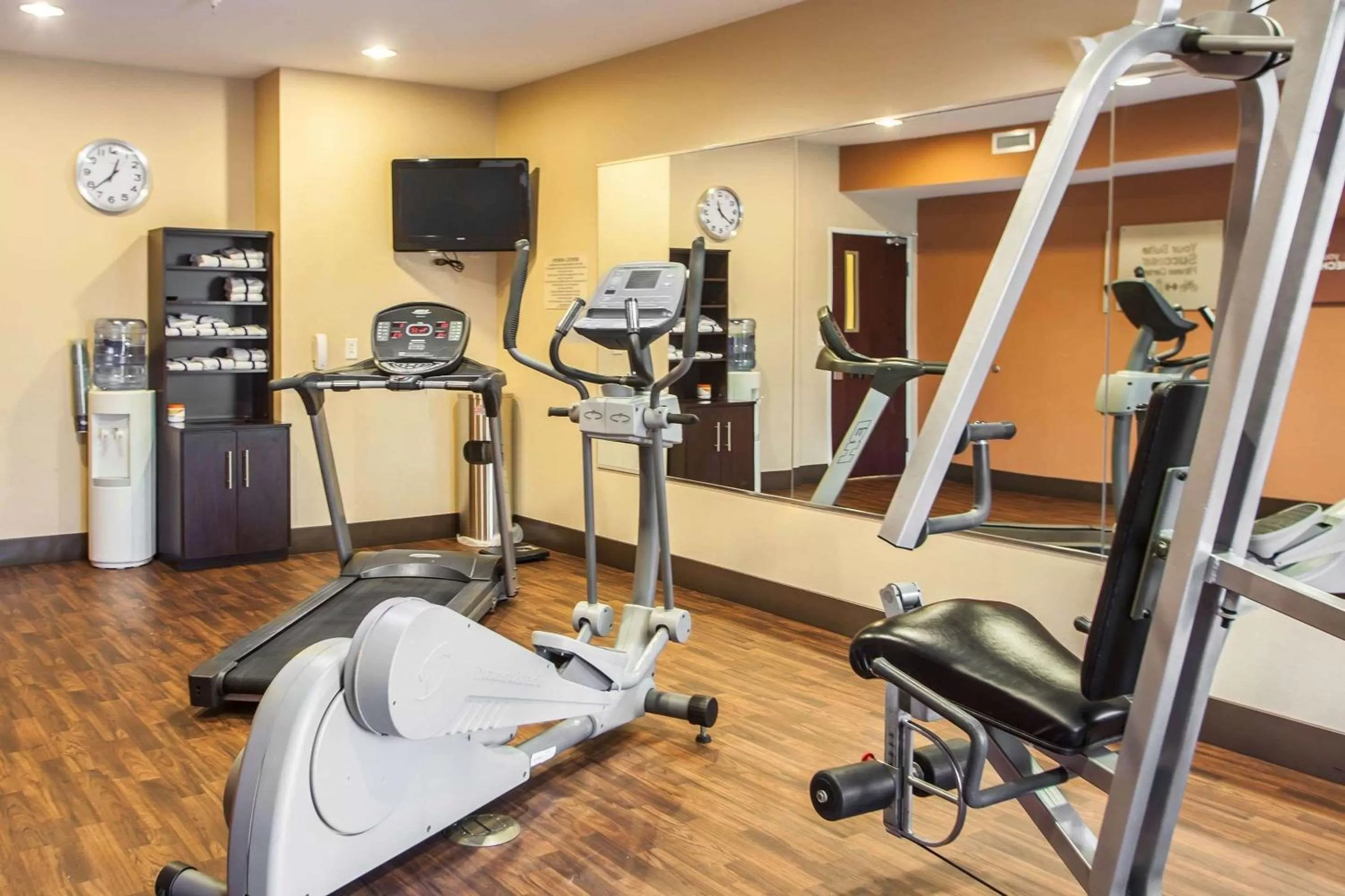 Fitness centre/facilities in Comfort Suites Bloomington I-55 and I-74
