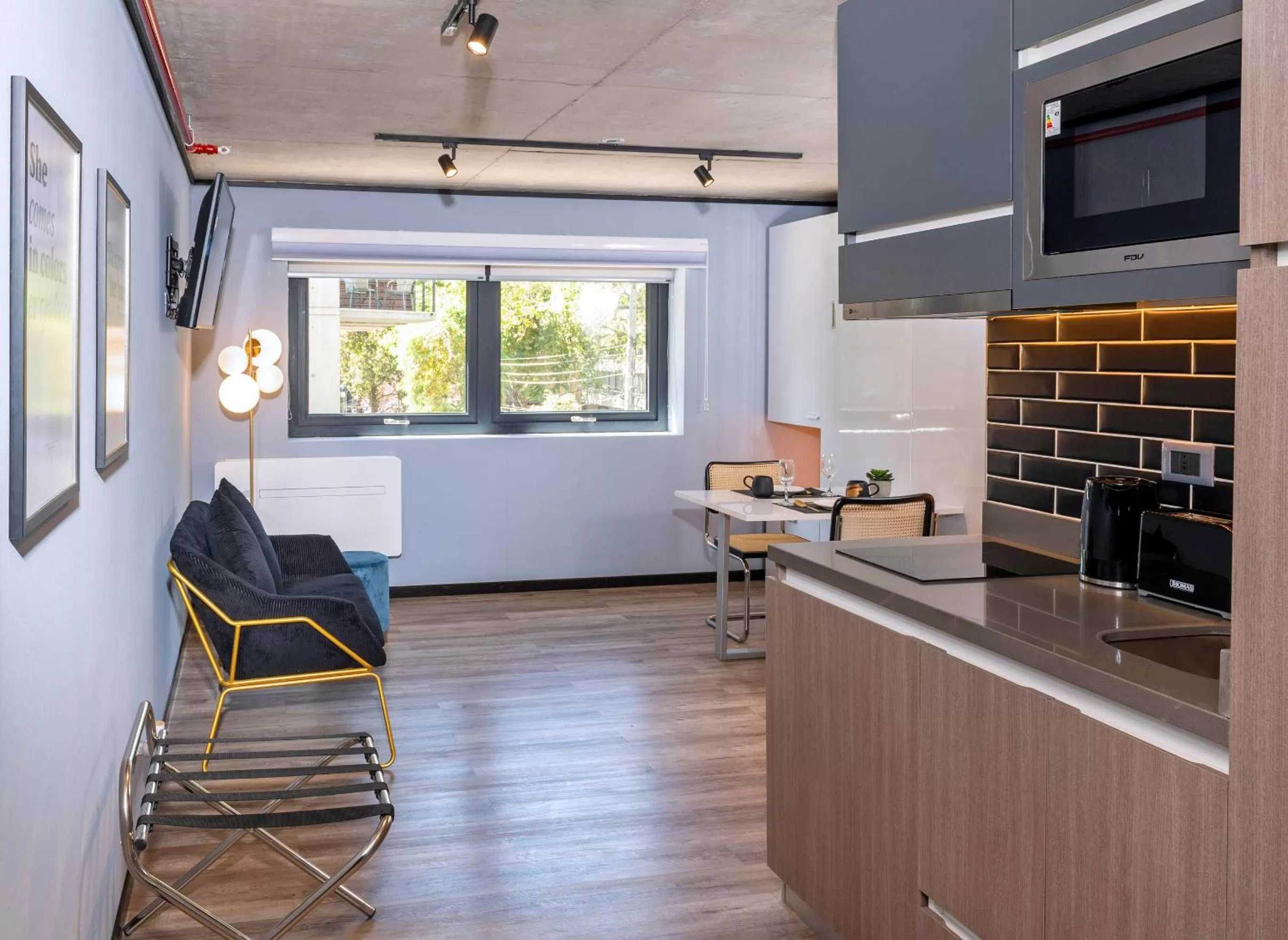 Photo of the whole room in hUB Providencia