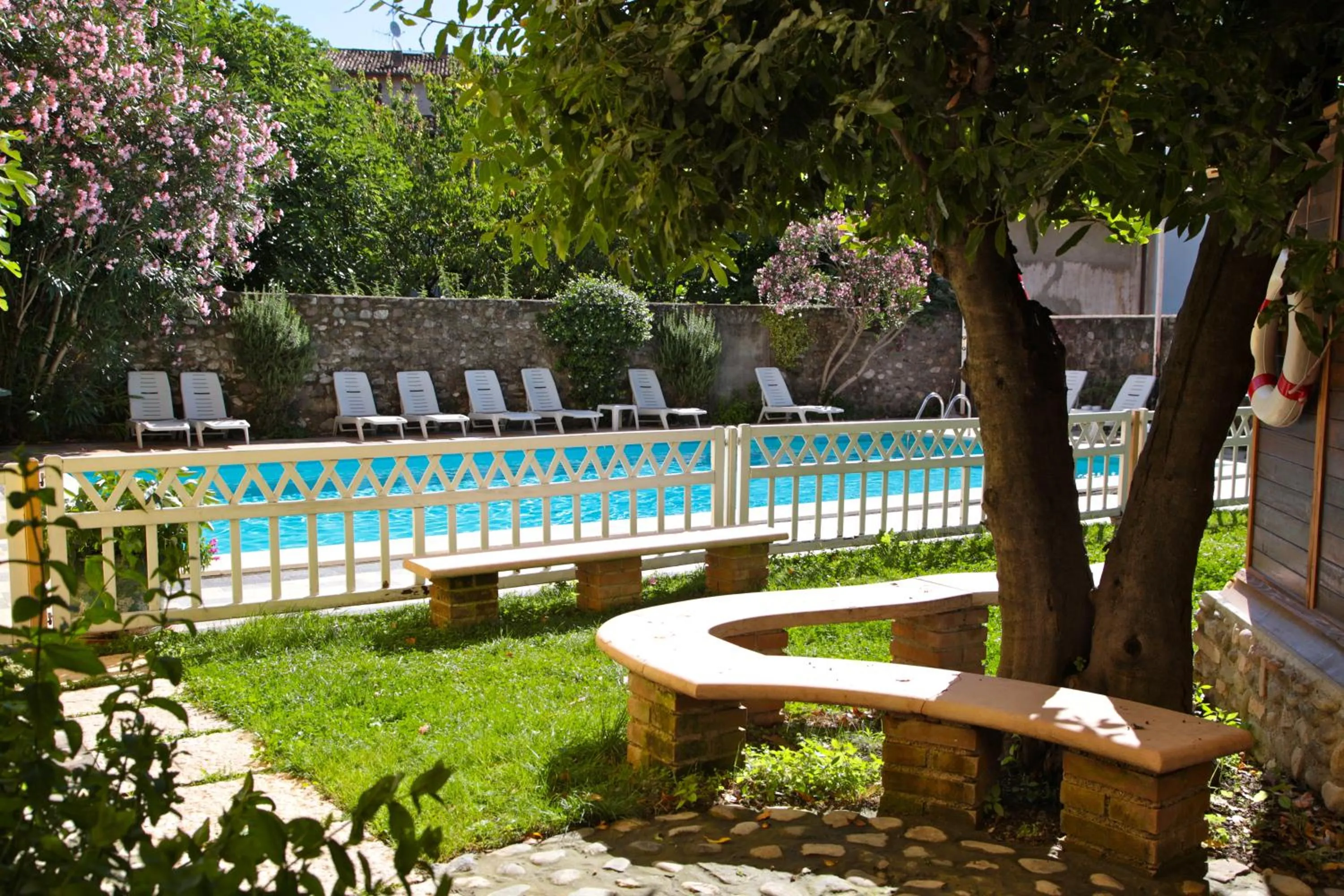Swimming pool in Hotel San Filis