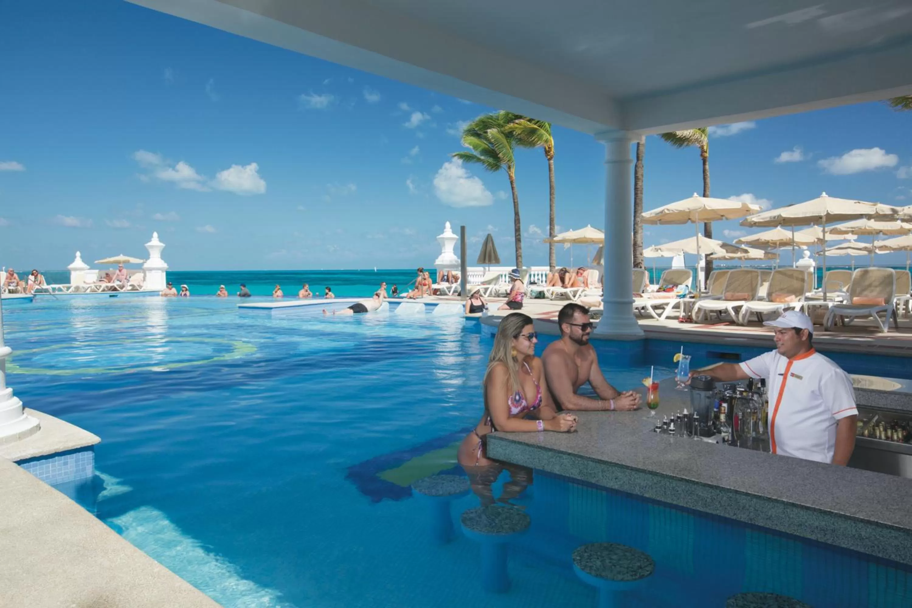 Swimming pool in Riu Palace Las Americas - All Inclusive - Adults Only