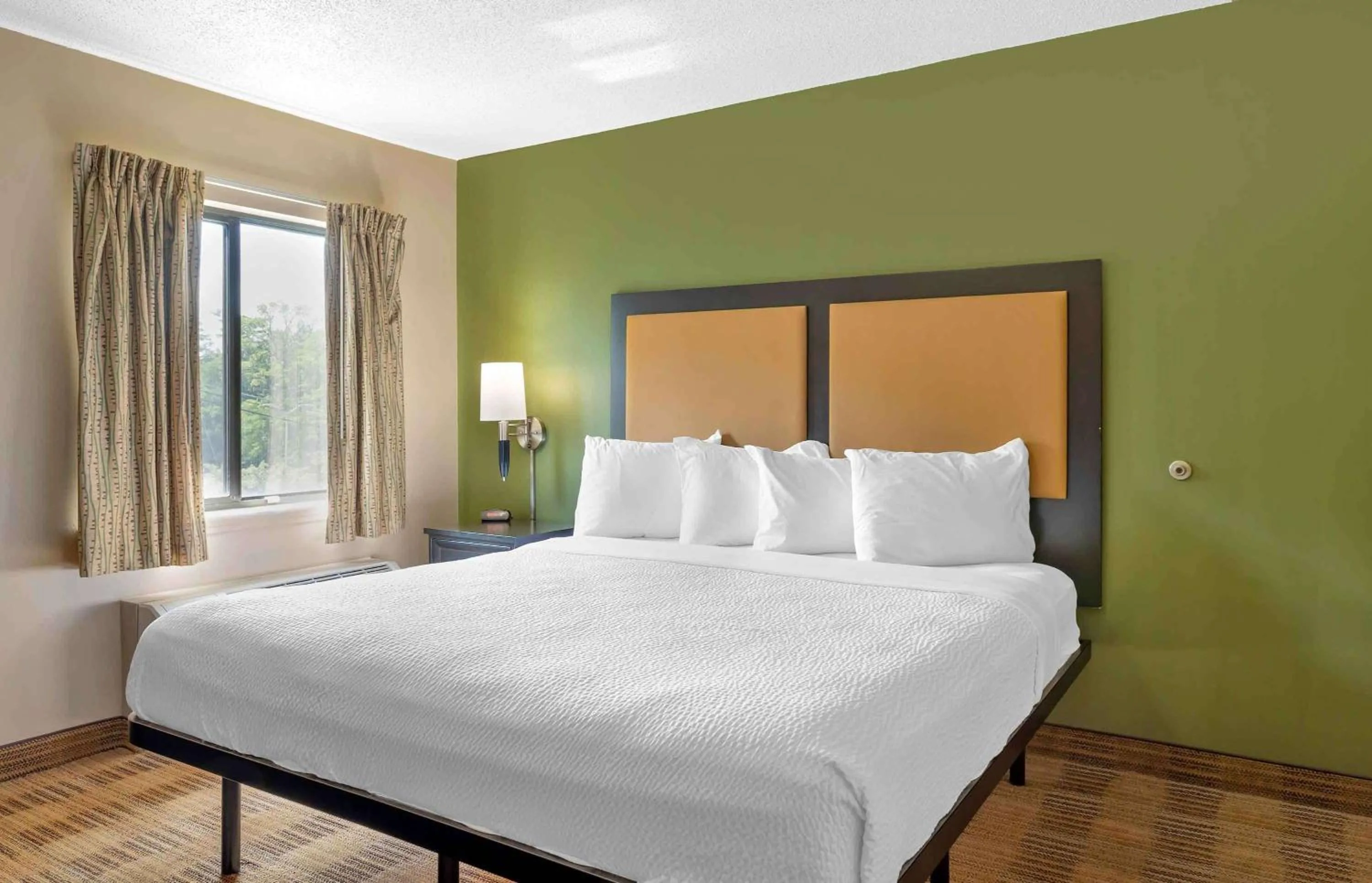 Bedroom, Bed in Extended Stay America Suites - Indianapolis - Northwest - I-465