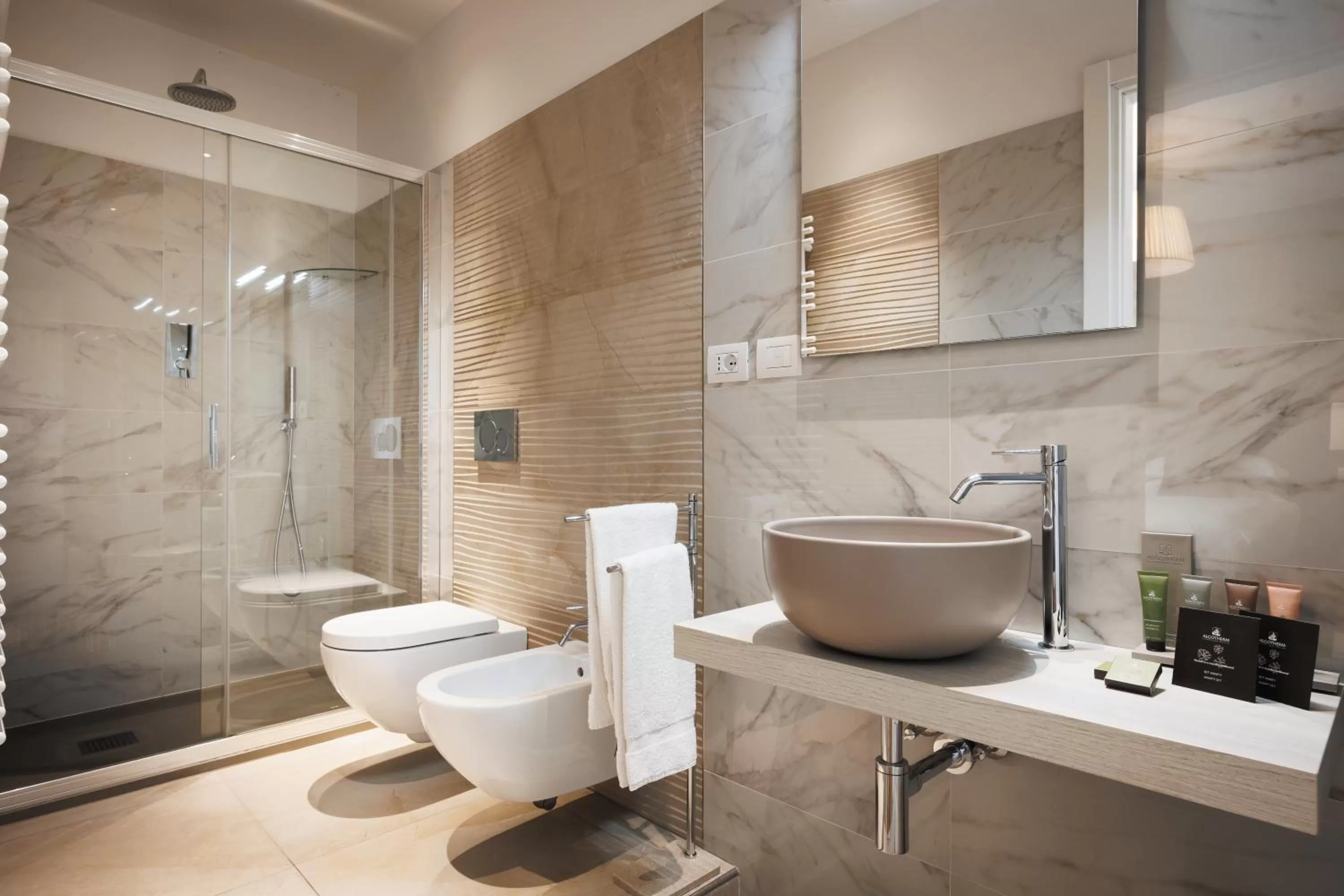 Shower in Maison Santa Croce