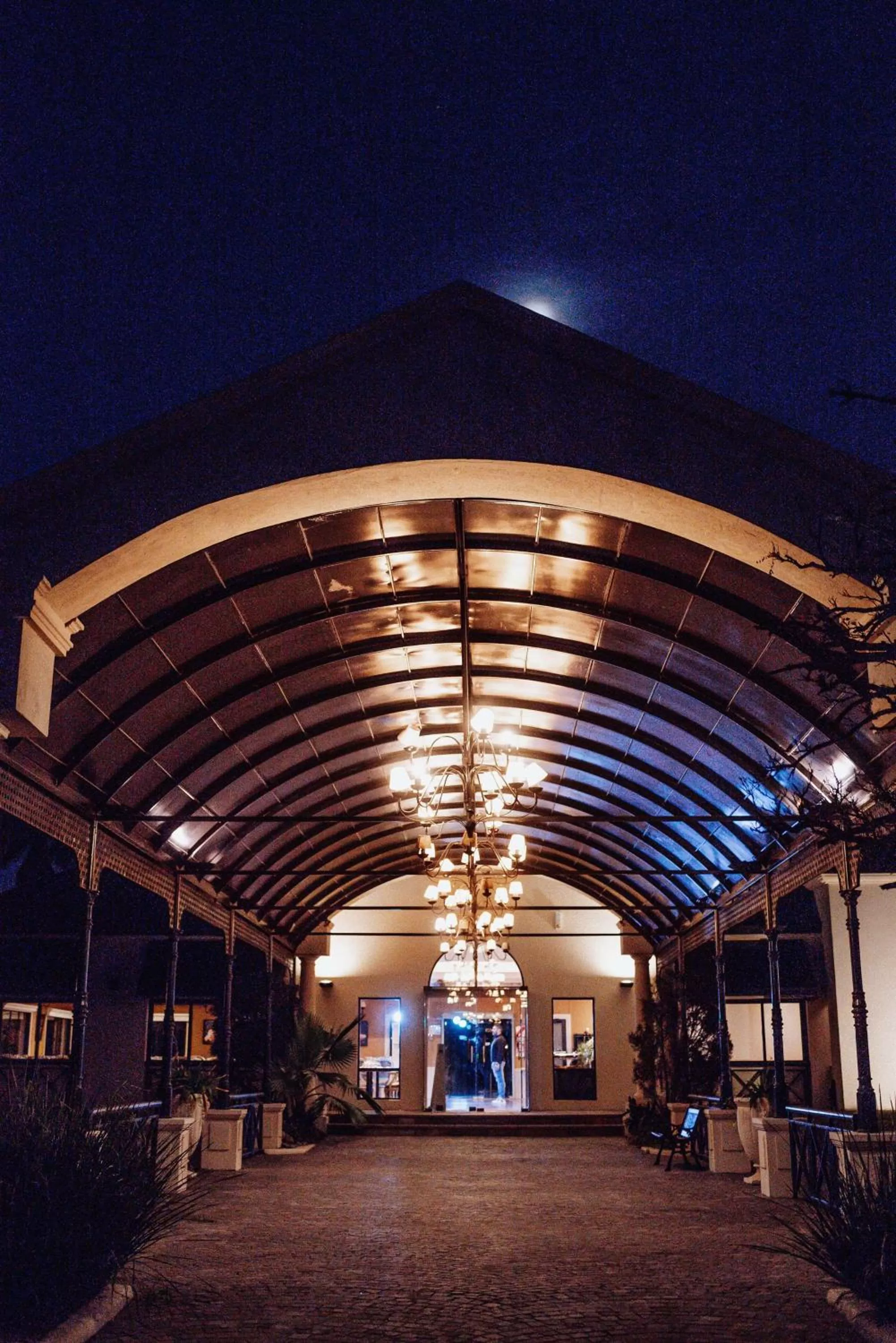 Restaurant/places to eat in Hilton Pilar