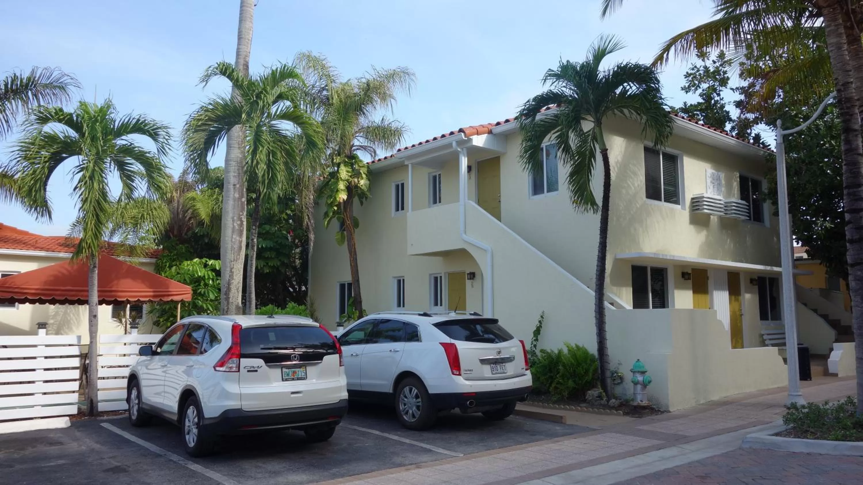 Property building in Ocean Drive Villas