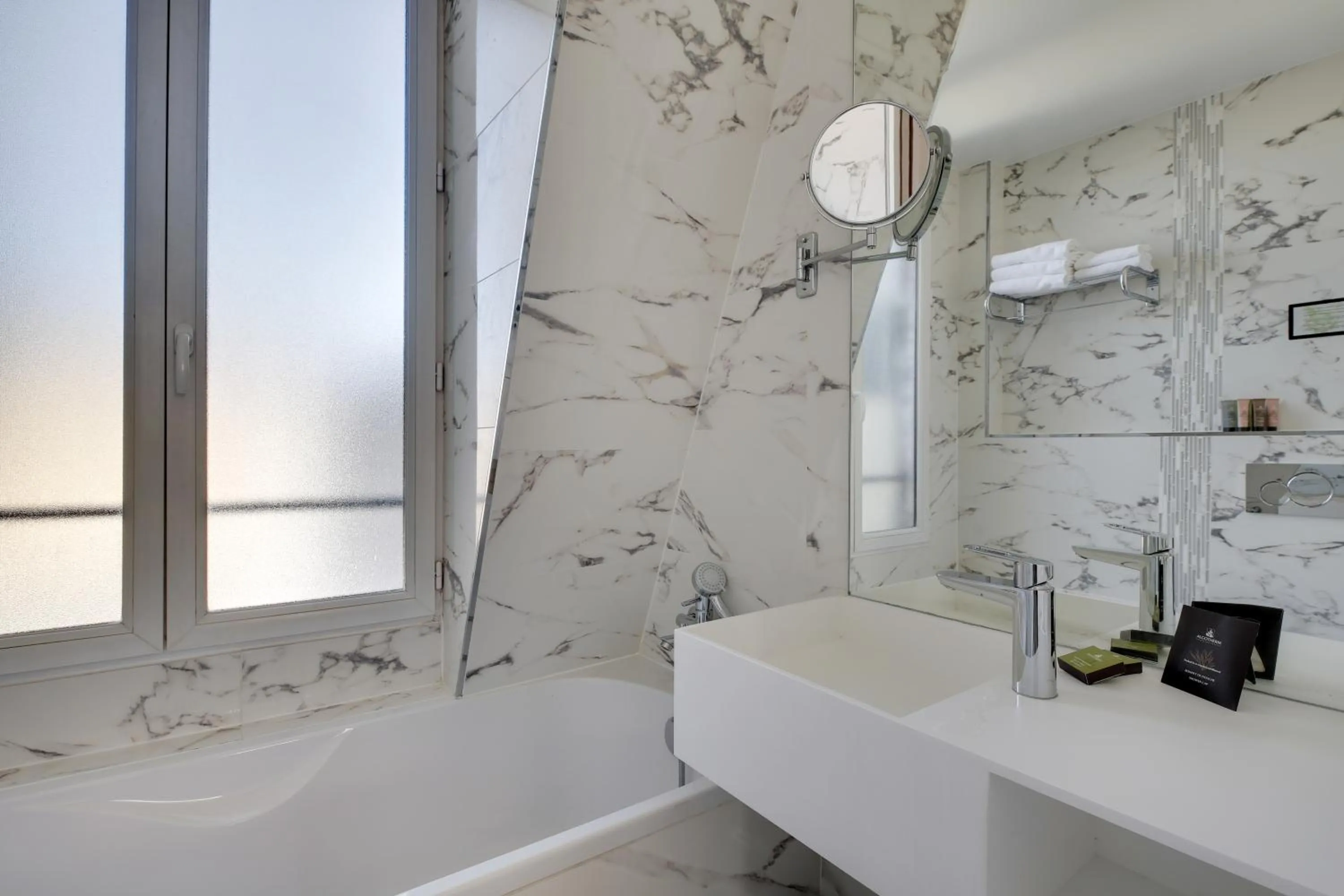 Bathroom in Hotel Riviera Elysees