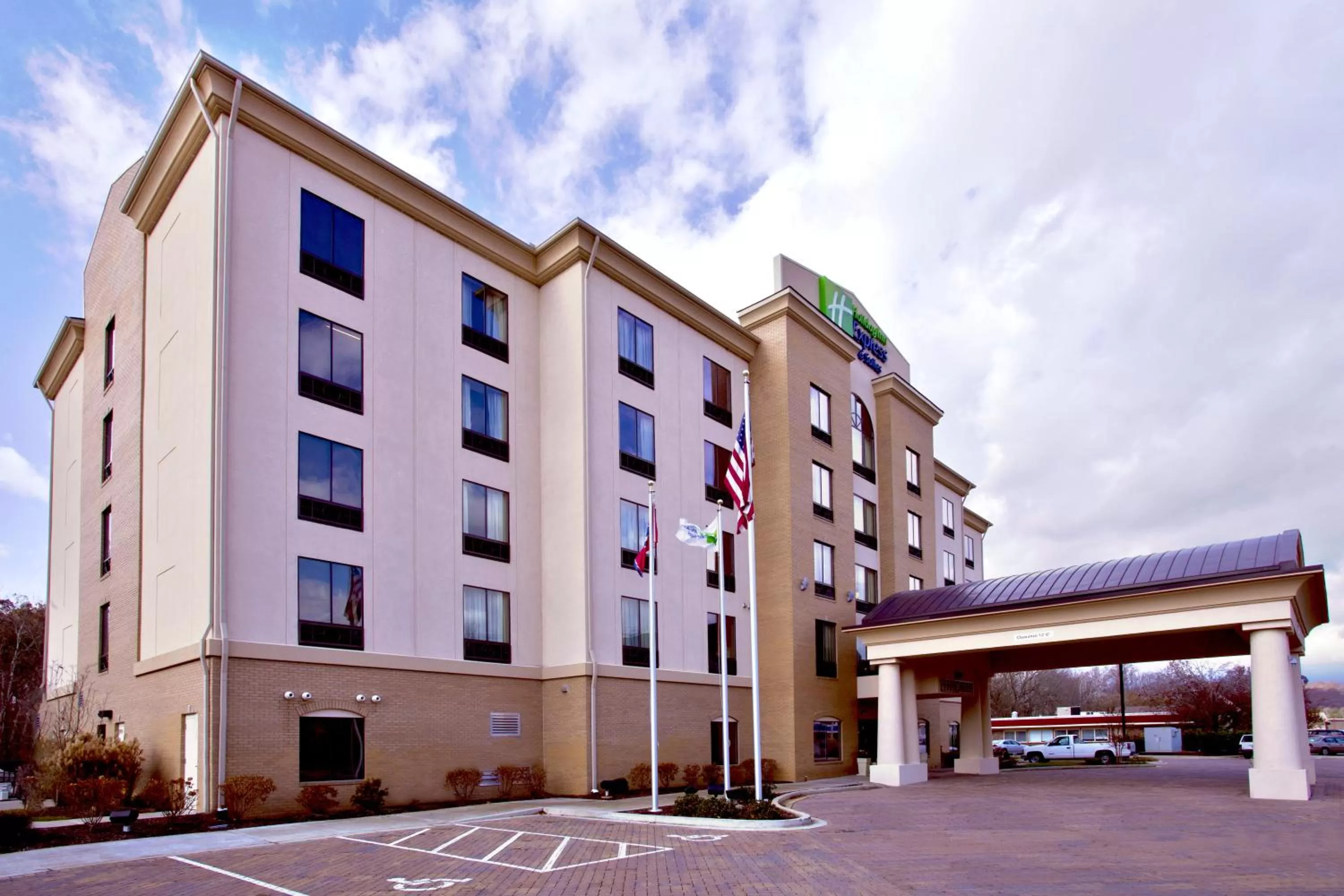 Property building in Holiday Inn Express & Suites Oak Ridge by IHG