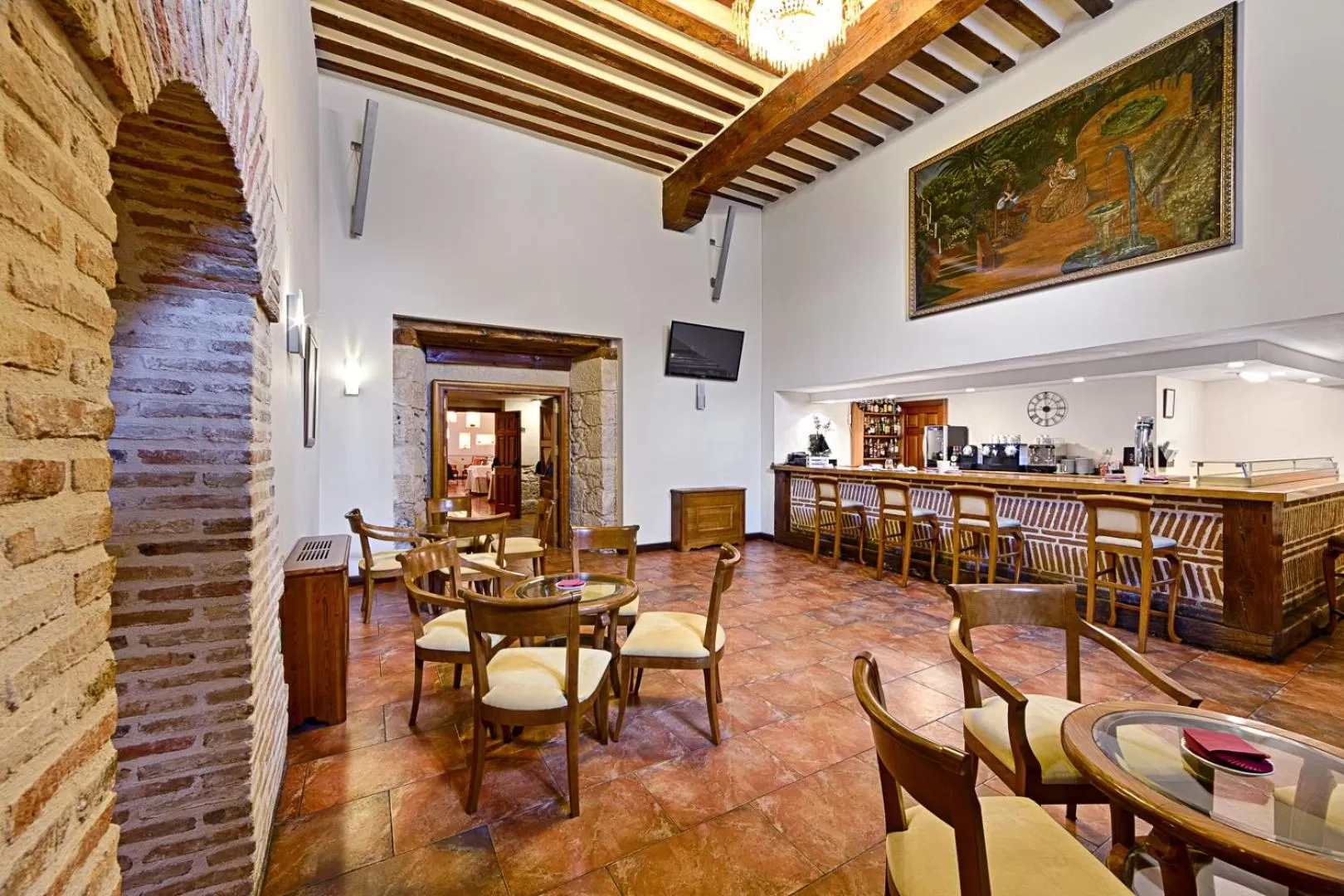 Lounge or bar in AZZ Peñafiel Las Claras Hotel & Spa