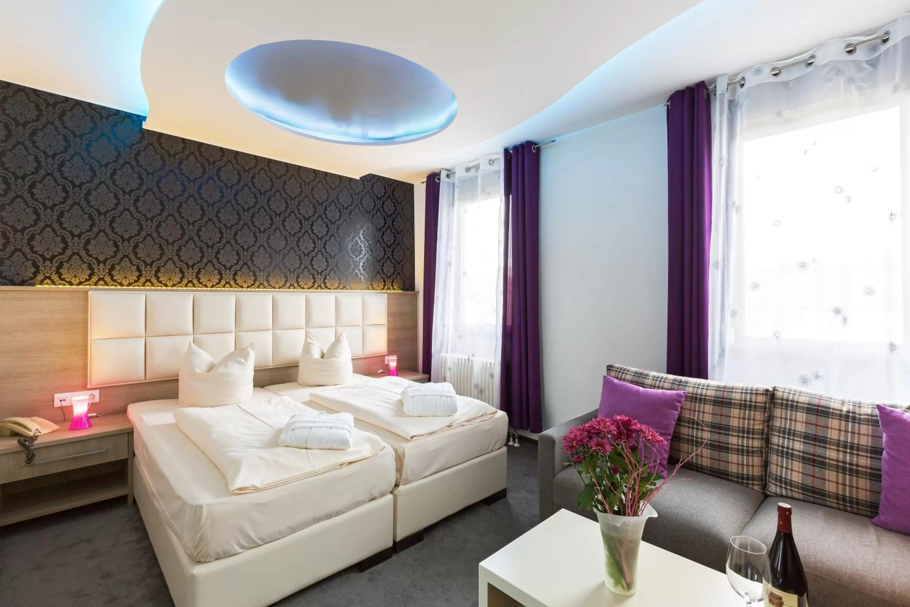 Photo of the whole room, Bed in Bavaria Hotel Münchner Hof Superior