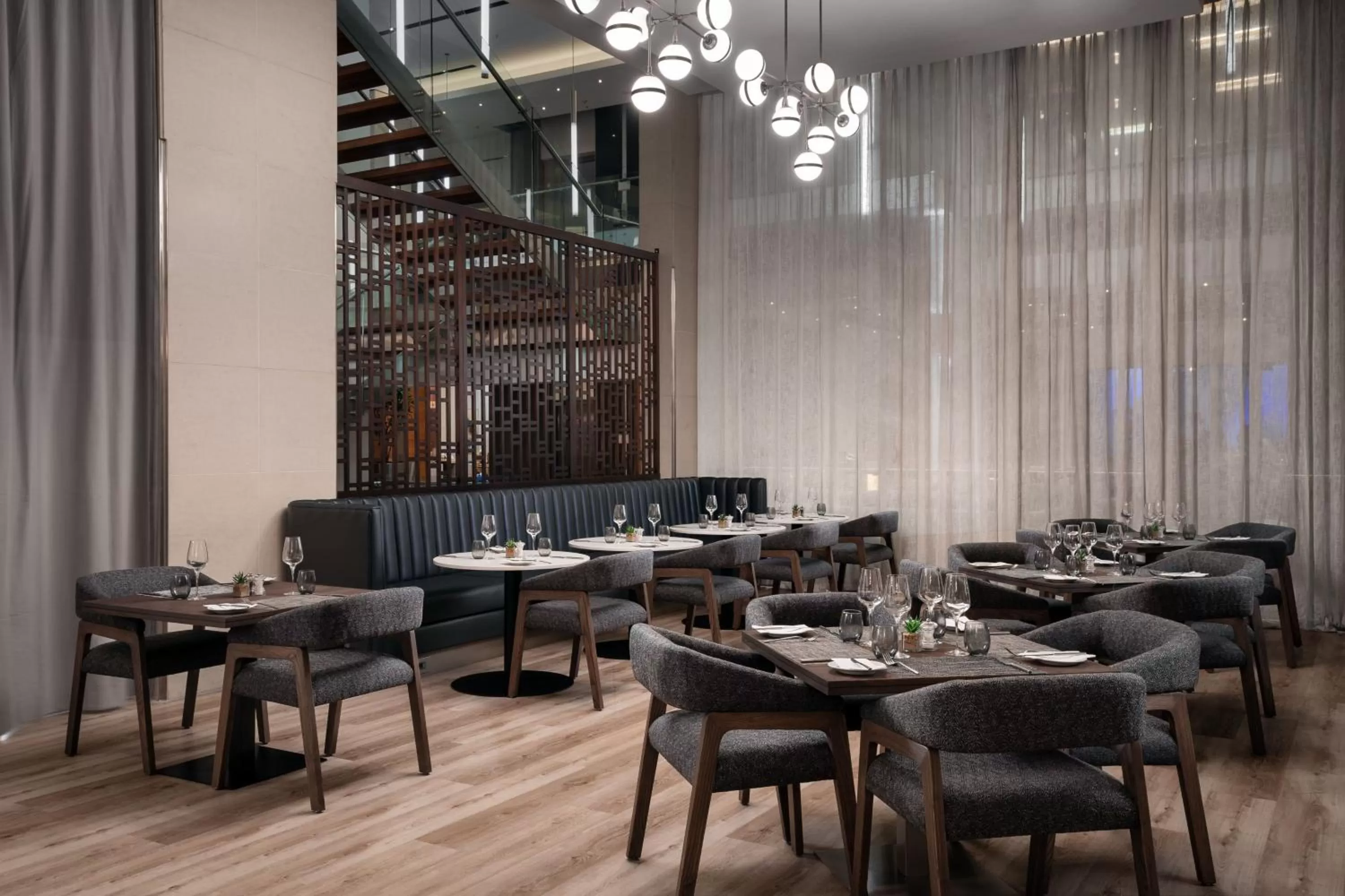 Restaurant/places to eat in Cape Town Marriott Hotel Crystal Towers