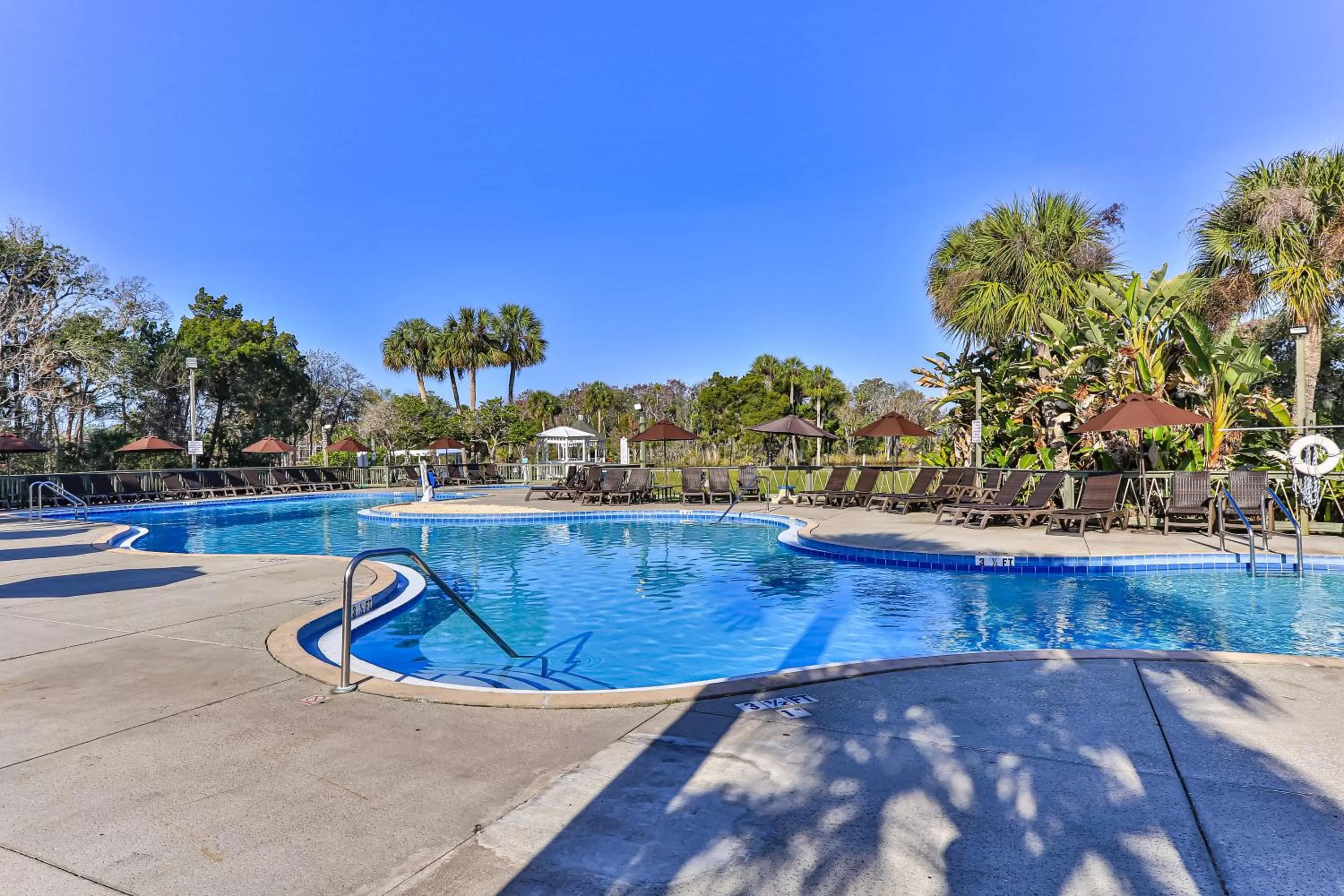Pool view in Plantation Resort on Crystal River, Ascend Hotel Collection