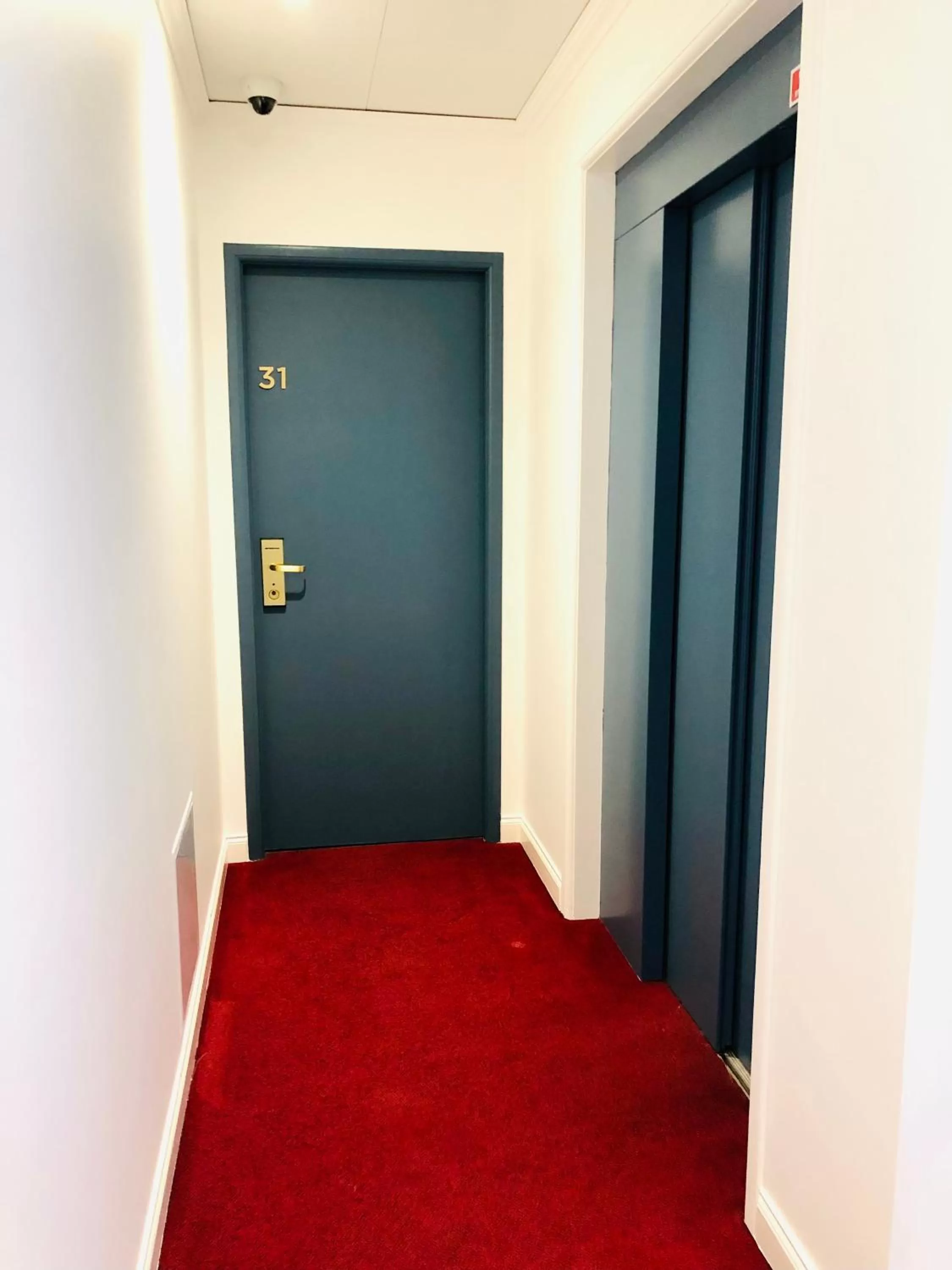 Property building in Hôtel Porte Mars Reims Gare Centre Arena