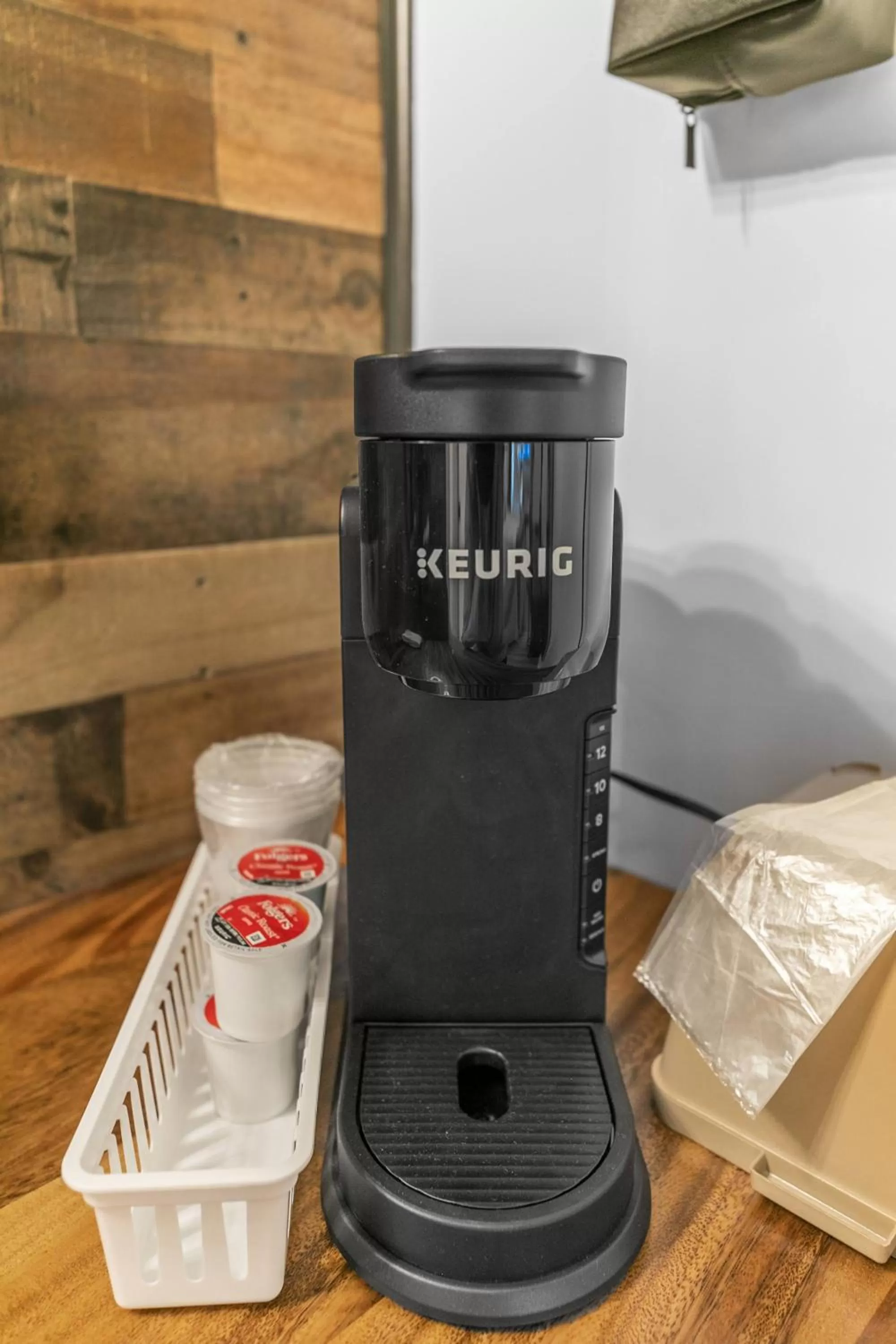 Coffee/tea facilities in Candlewick Inn and Suites