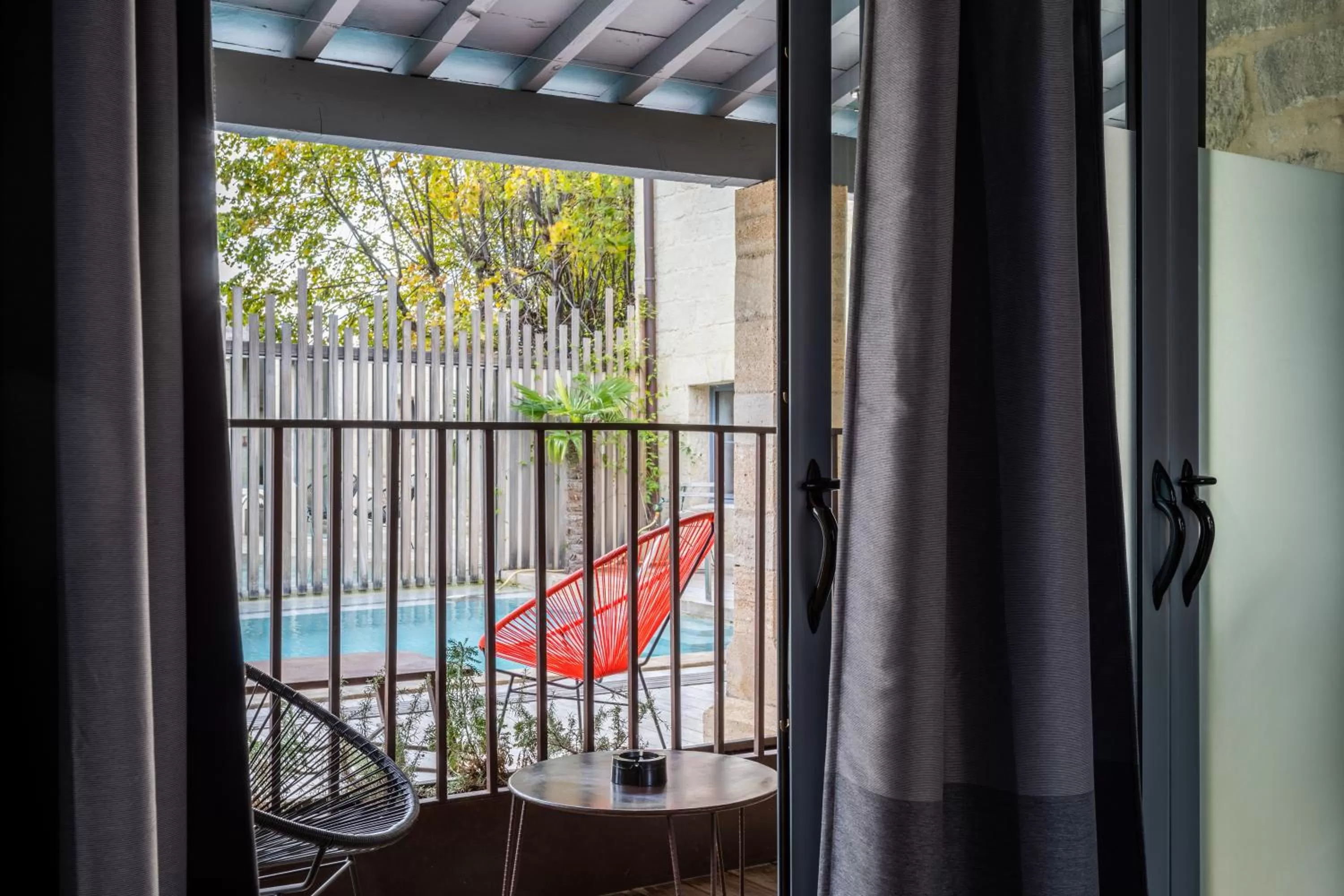 Deluxe Family Suite with Poolside terrace in Boutique Hôtel Entraigues