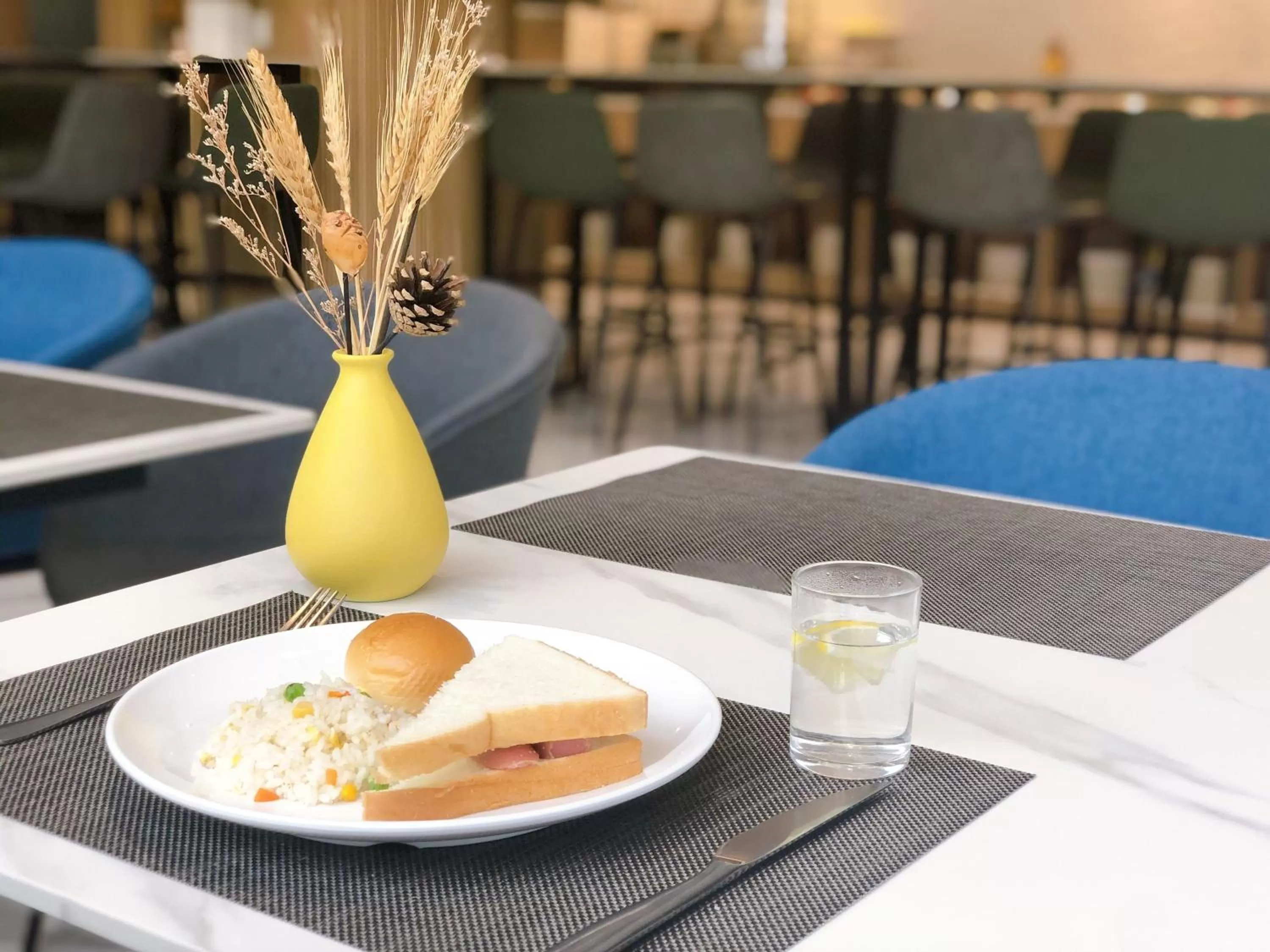 Breakfast in Shanghai JOYFUL YARD Hotel-Free shuttle bus to Pudong Airport and Disneyland