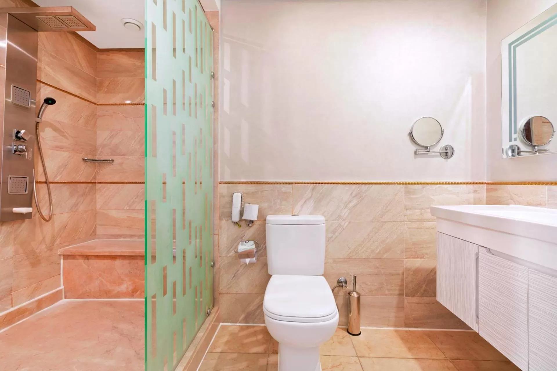 Bathroom in Pickalbatros Dana Beach Resort - Aqua Park