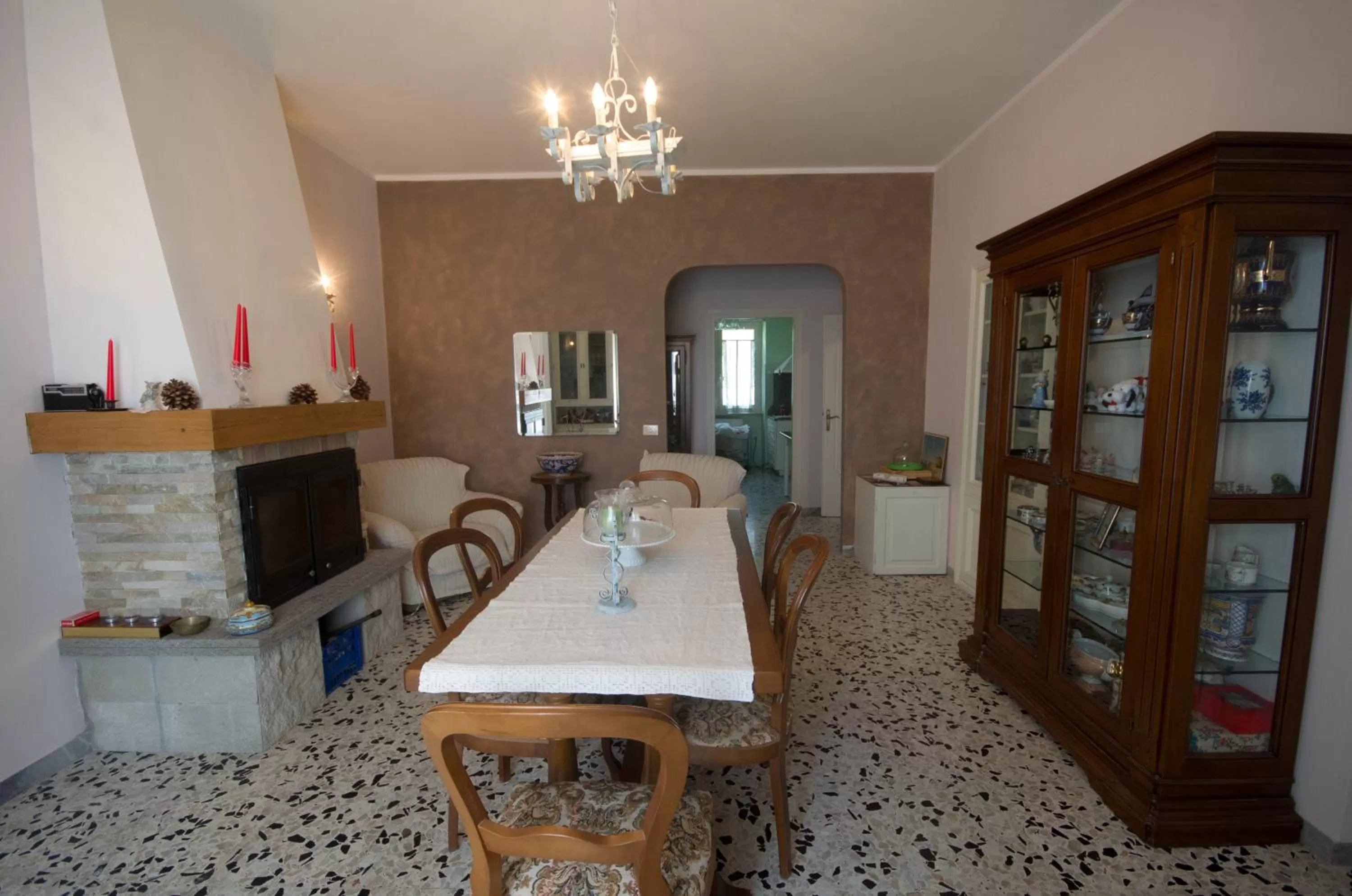 Communal lounge/ TV room, Dining Area in Bed and Breakfast Romantica Evasione