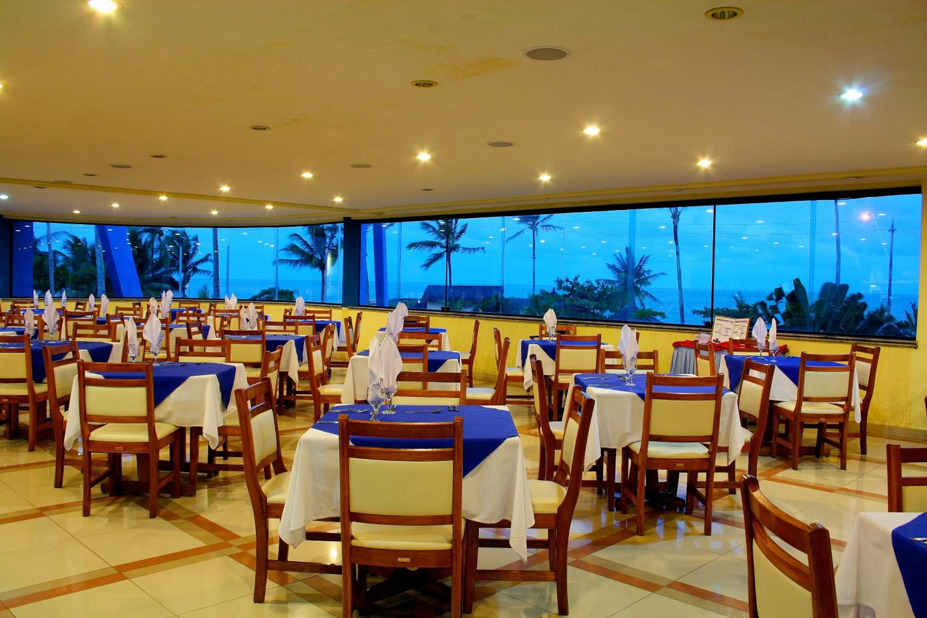 Restaurant/places to eat in Sueds Plaza