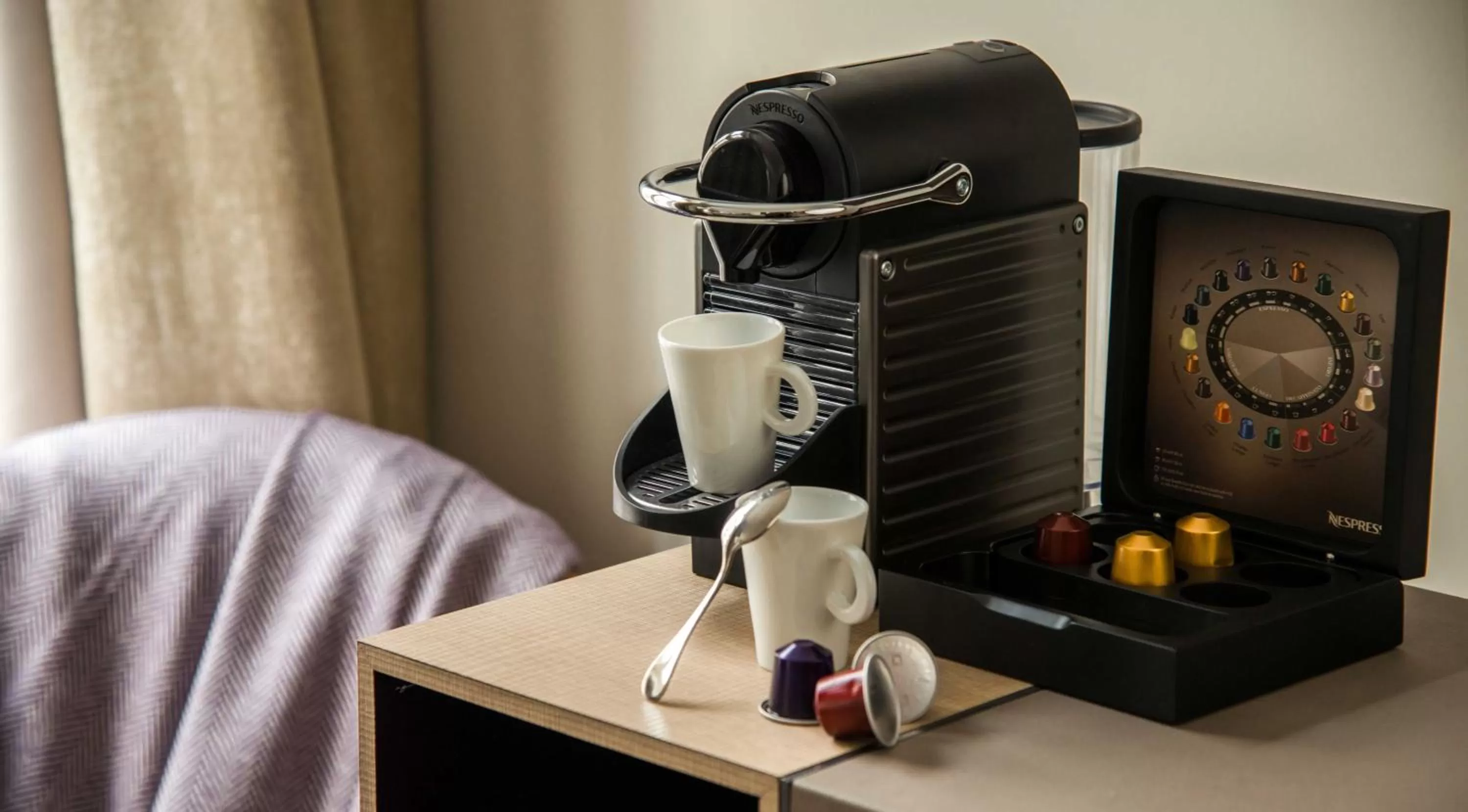 Coffee/tea facilities in Hôtel Mansart - Esprit de France